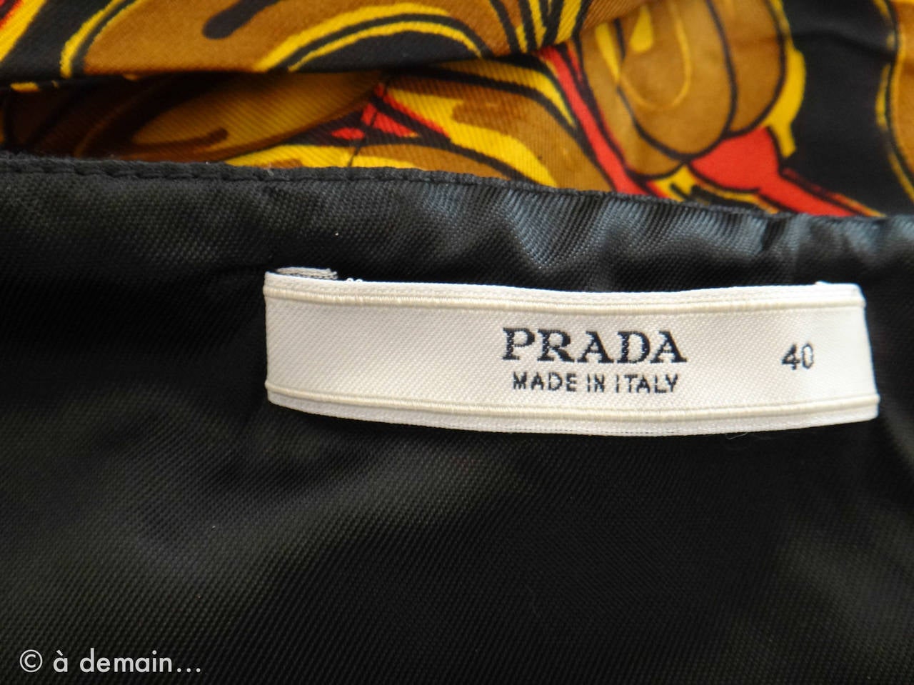 2003 Prada Seventies Style Set with a skirt, a shirt and the matching little bag For Sale 1