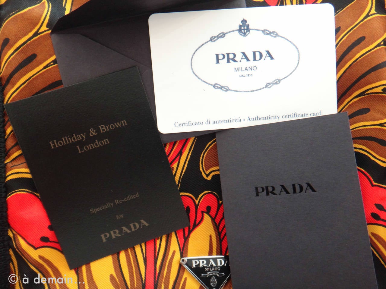 2003 Prada Seventies Style Set with a skirt, a shirt and the matching little bag For Sale 3