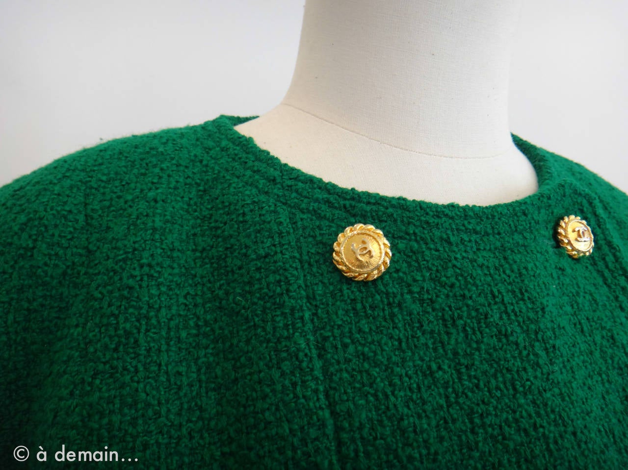Chanel Boutique Green Jacket with Golden Buttons 4