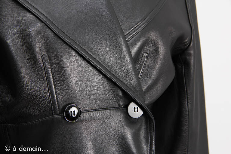 Azzedine Alaïa Trench Coat in black washed lamb leather In Good Condition In Paris, IDF