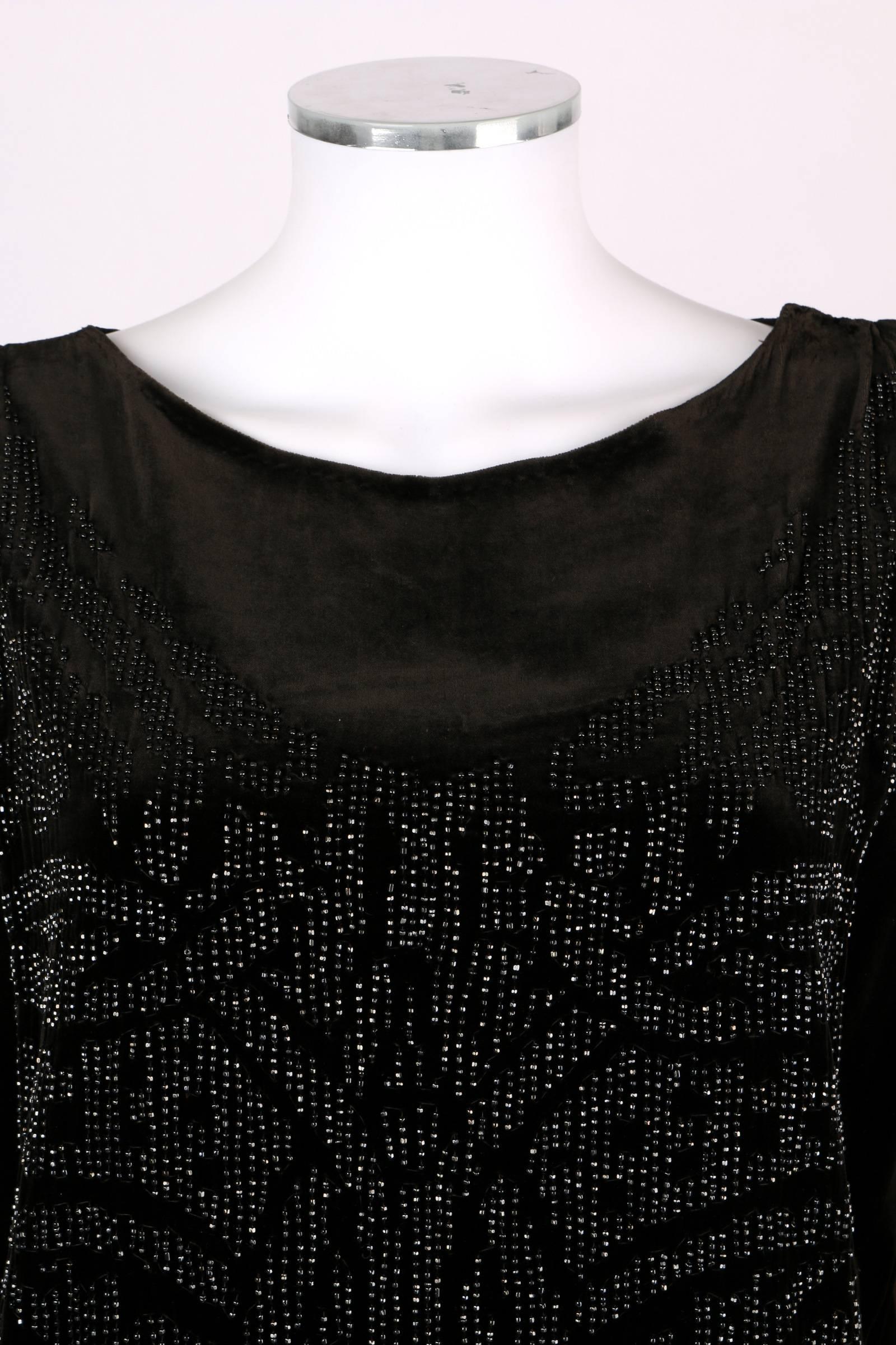 Circa 1922 ADAIR Paris Black Silk Velvet Beaded Evening Flapper Dress Size XL In Good Condition For Sale In Thiensville, WI