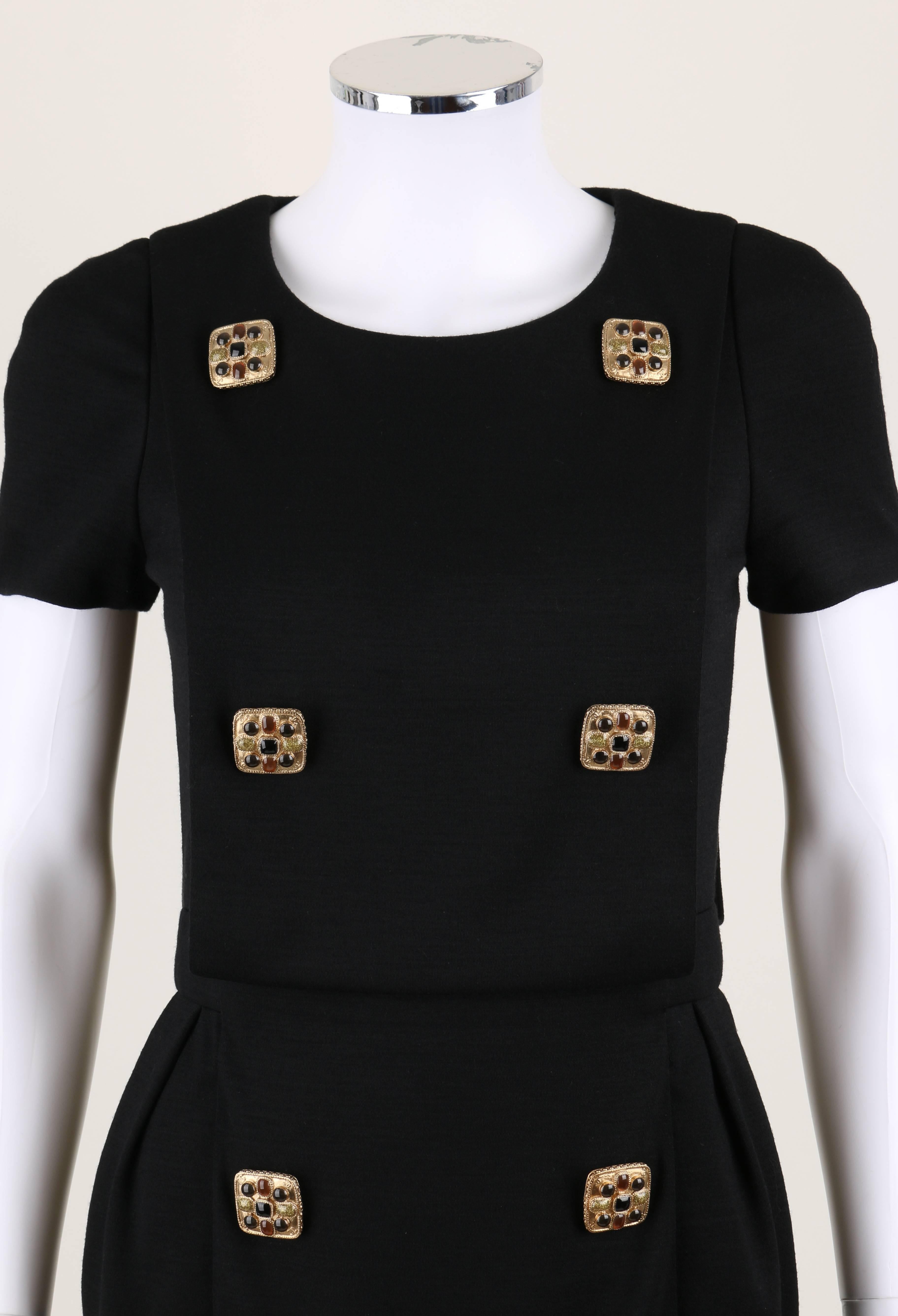 CHANEL PARIS-BYZANCE 11A Black Wool Short Sleeve Gripoix Button Dress Sz 36 In Good Condition For Sale In Thiensville, WI