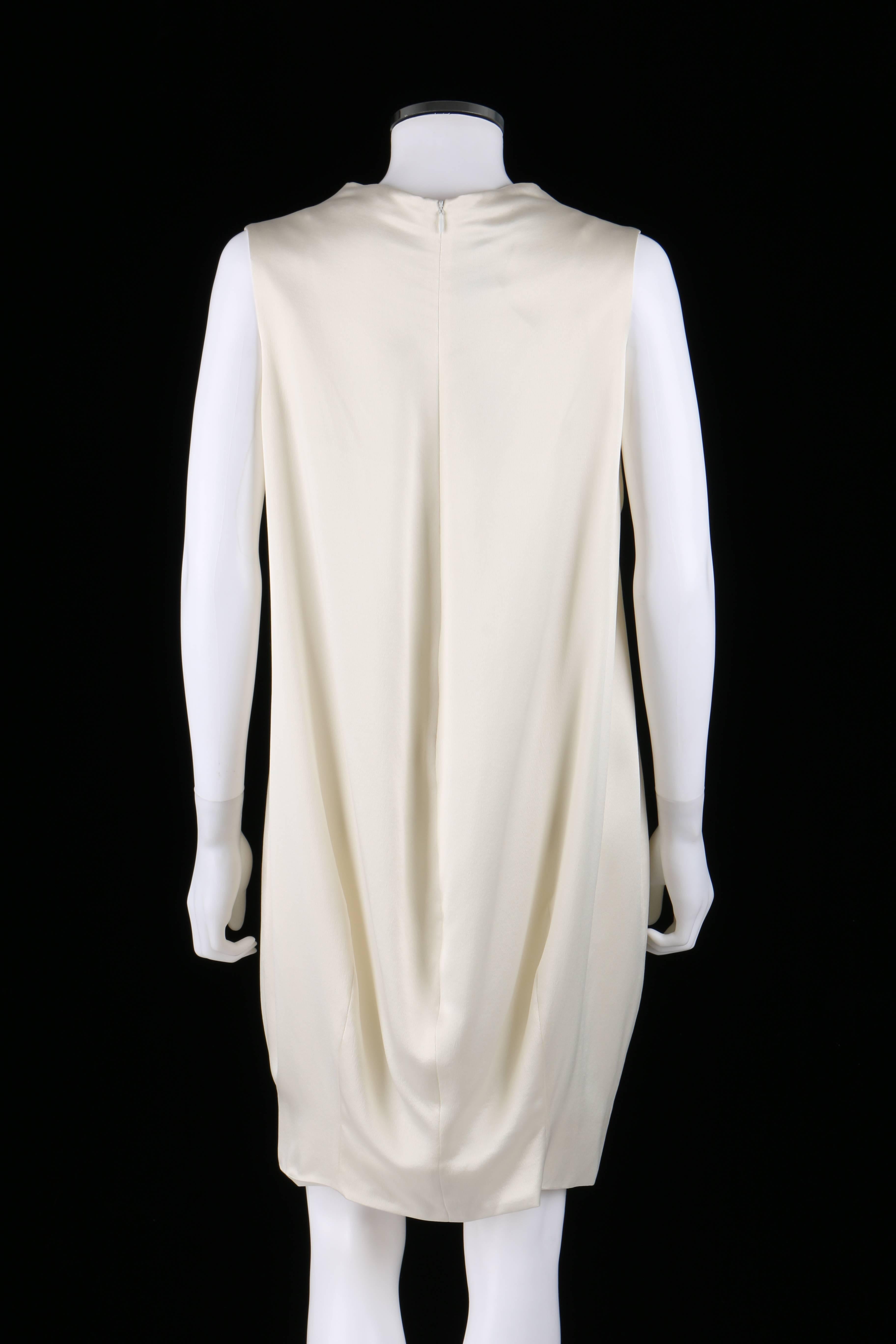 Gray NWT S/S 2009 ALEXANDER McQUEEN White 100% Silk Smoke Print Shift Dress Size 44 For Sale