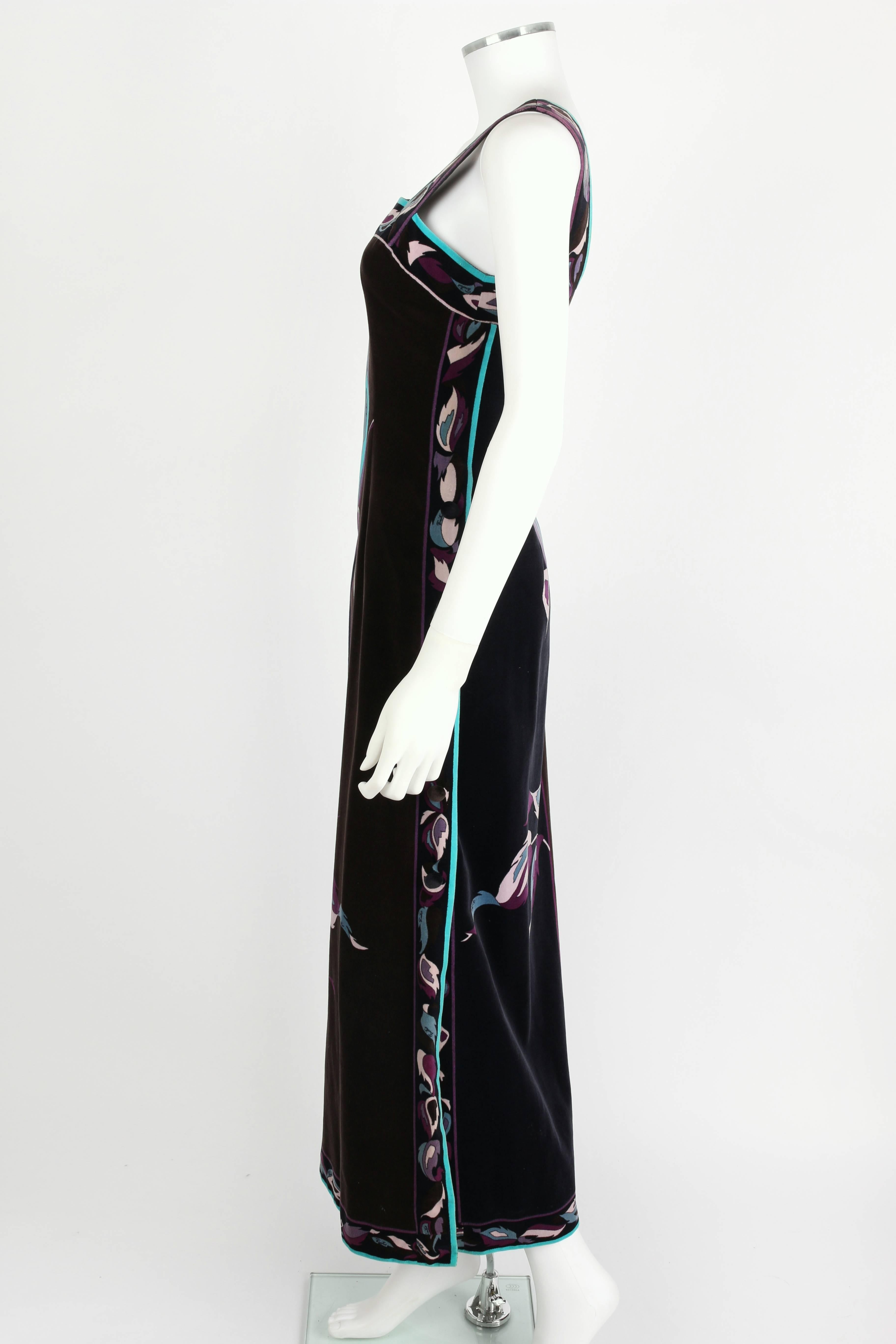 EMILIO PUCCI 1960s Multicolor Rose Print Sleeveless Velvet Maxi Dress Size 10 In Good Condition For Sale In Thiensville, WI