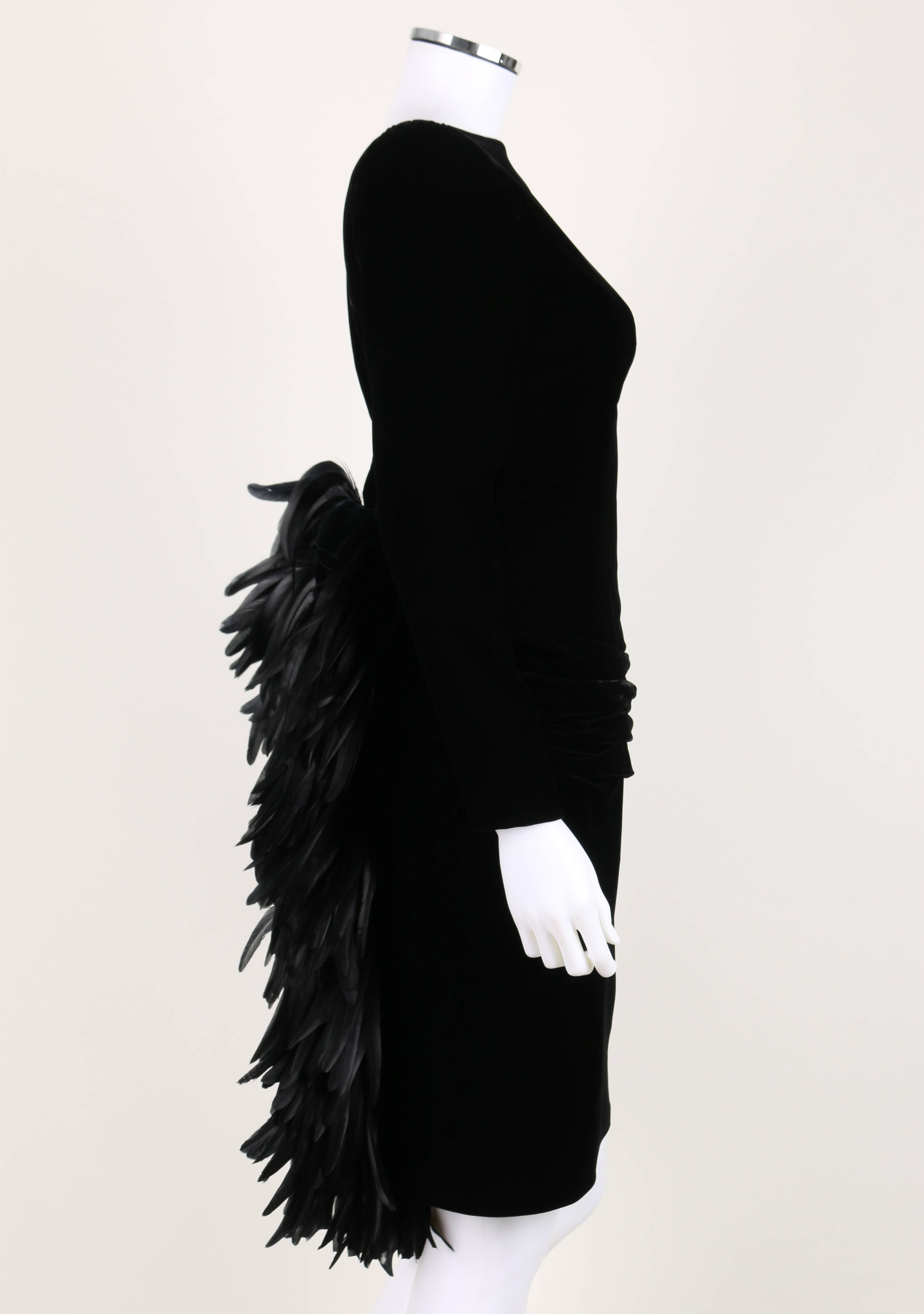 OSCAR DE LA RENTA A/W 1987 Black Velvet Coq Feather Bustle Cocktail Dress Size S In Excellent Condition In Thiensville, WI