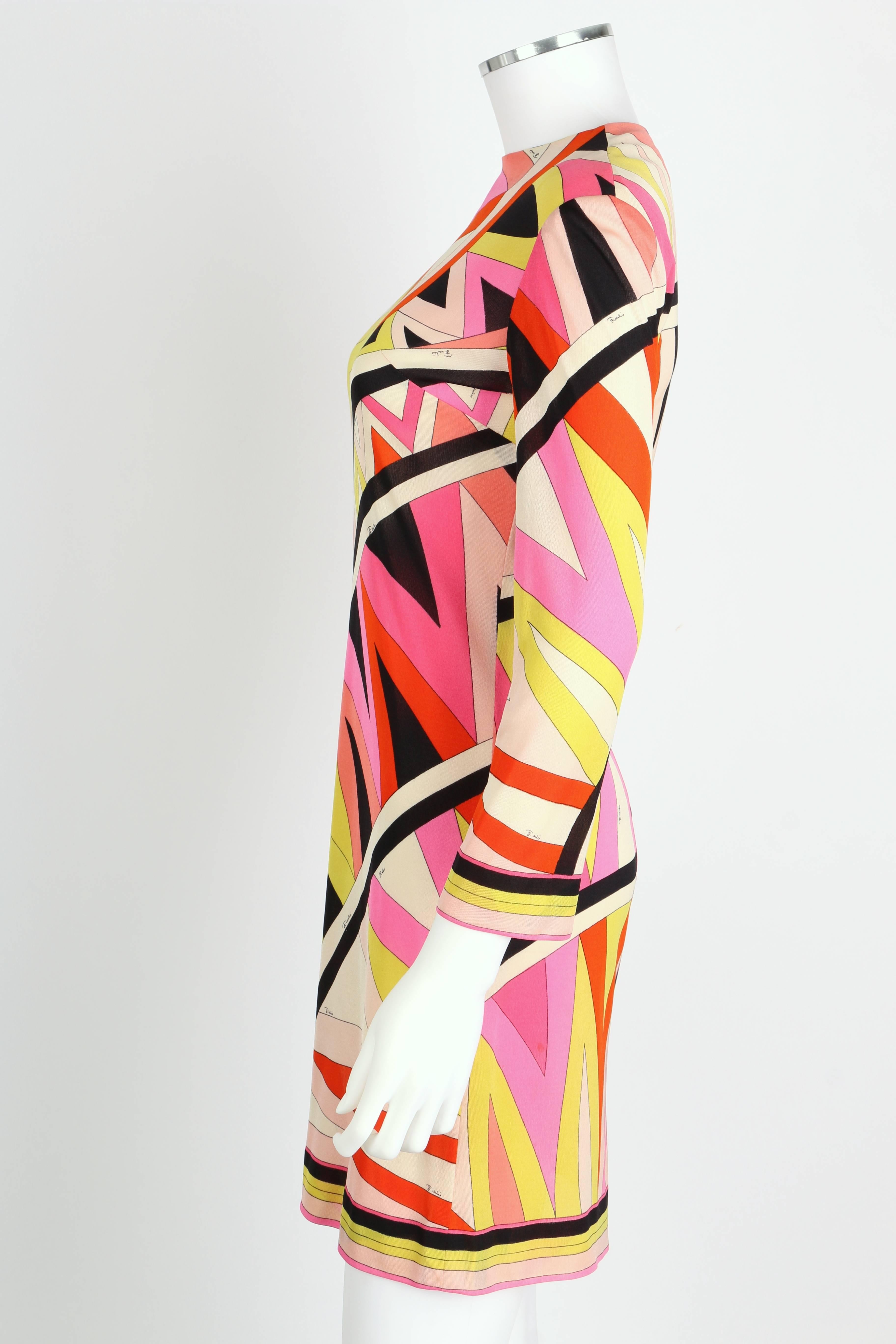 EMILIO PUCCI 1960s Multi-Color Zigzag Signature Print Silk Jersey Dress Size 10 In Excellent Condition In Thiensville, WI