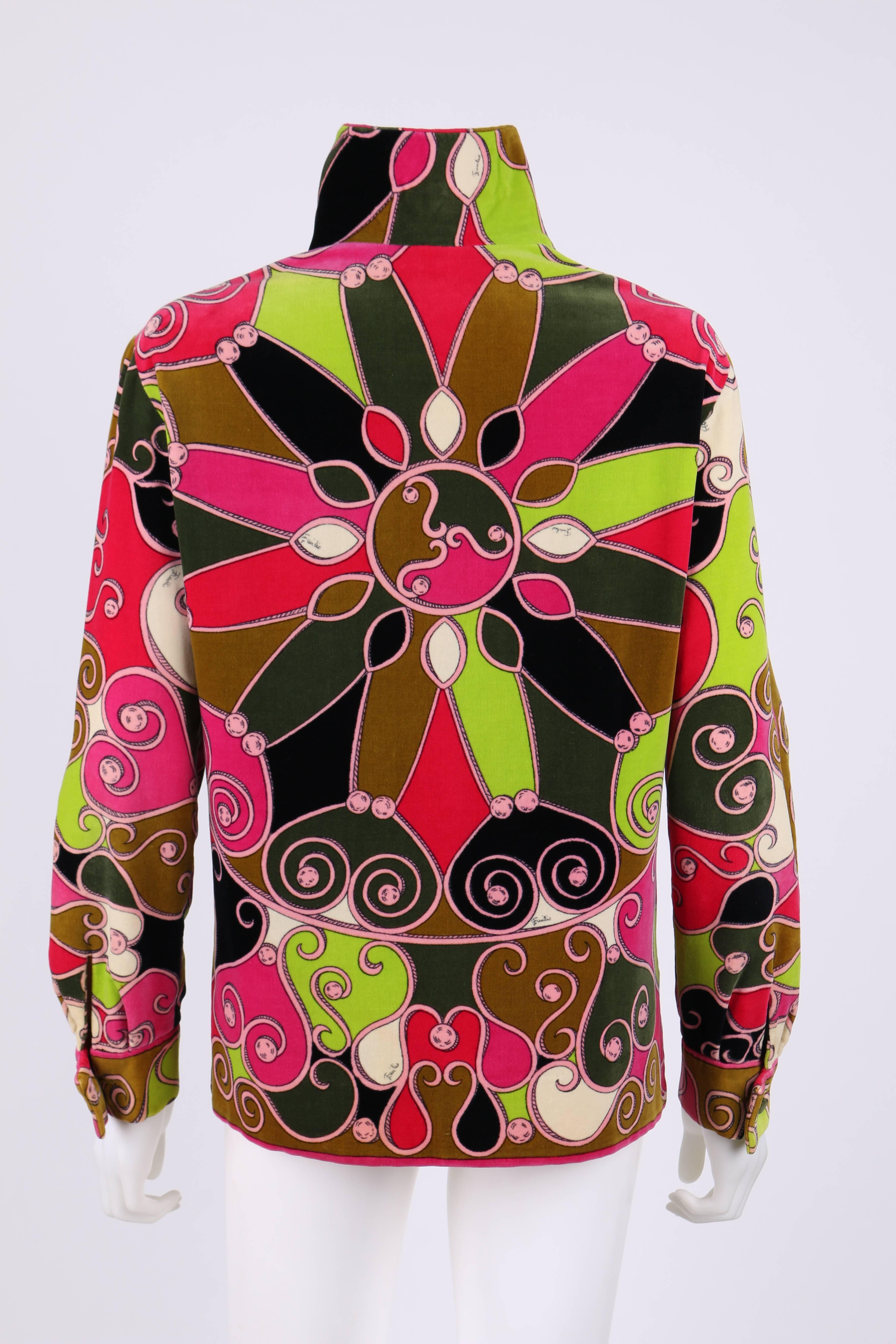 EMILIO PUCCI 1970s Multicolor Scroll Signature Print Velvet Jacket In Excellent Condition In Thiensville, WI