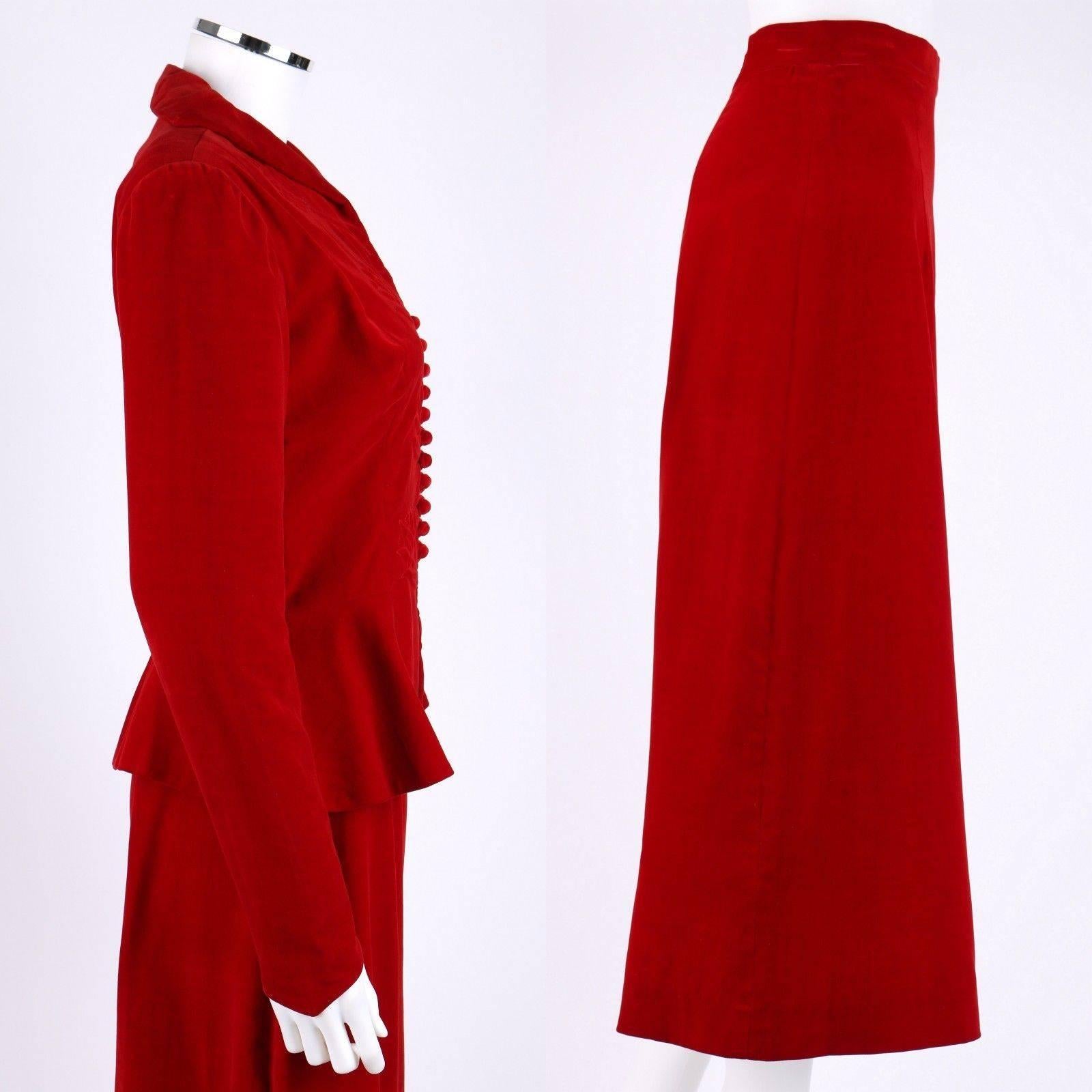 1940s COUTURE Red Velvet Trapunto Quilted Detail Jacket Skirt Suit Set In Good Condition In Thiensville, WI