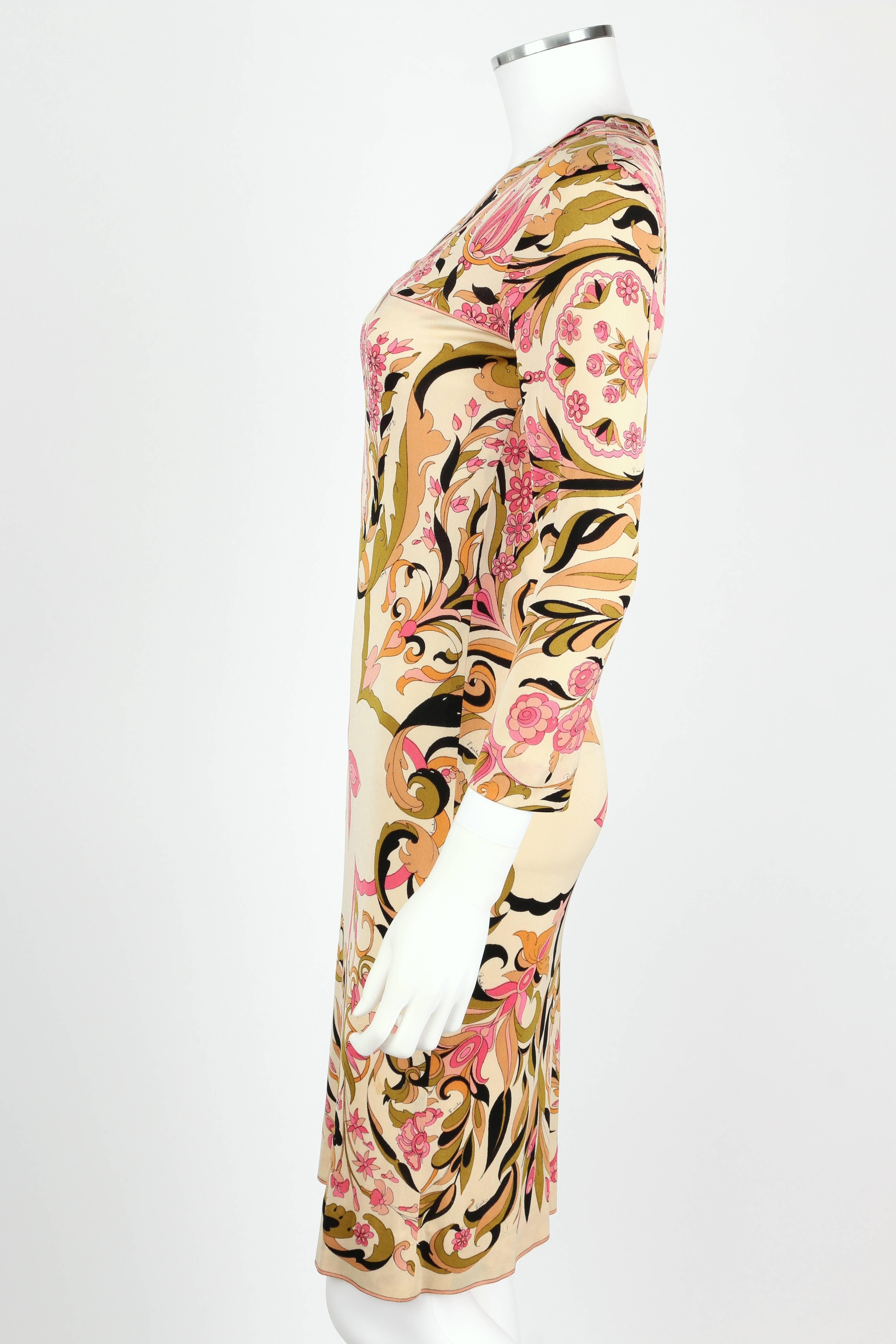 EMILIO PUCCI Robe fourreau en soie rose à imprimé floral kaléidoscope multicolore, années 1960 Pour femmes en vente