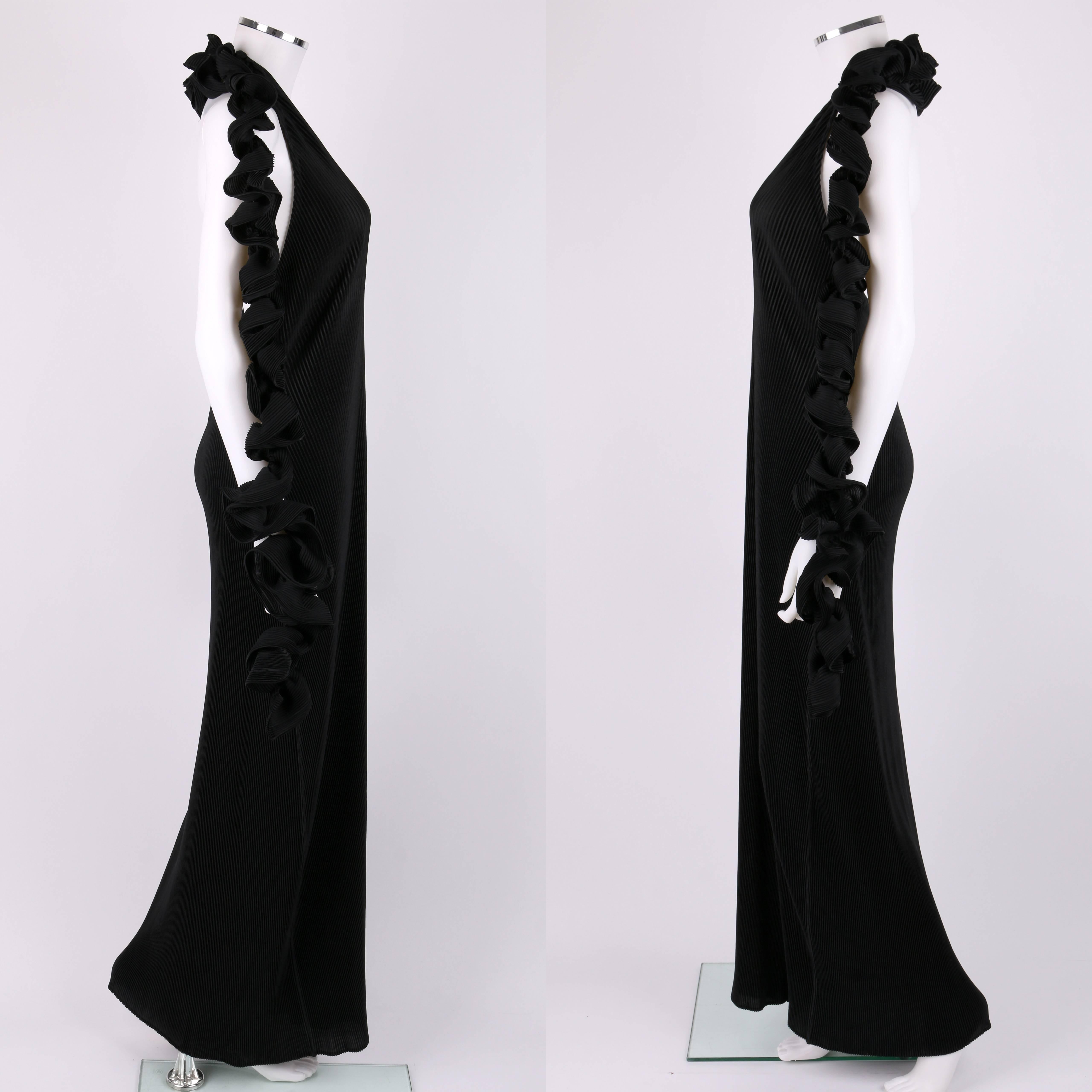 ISSEY MIYAKE Black Halter Full Length Evening Dress Streamer Wrap Scarf Size 3 In Good Condition In Thiensville, WI