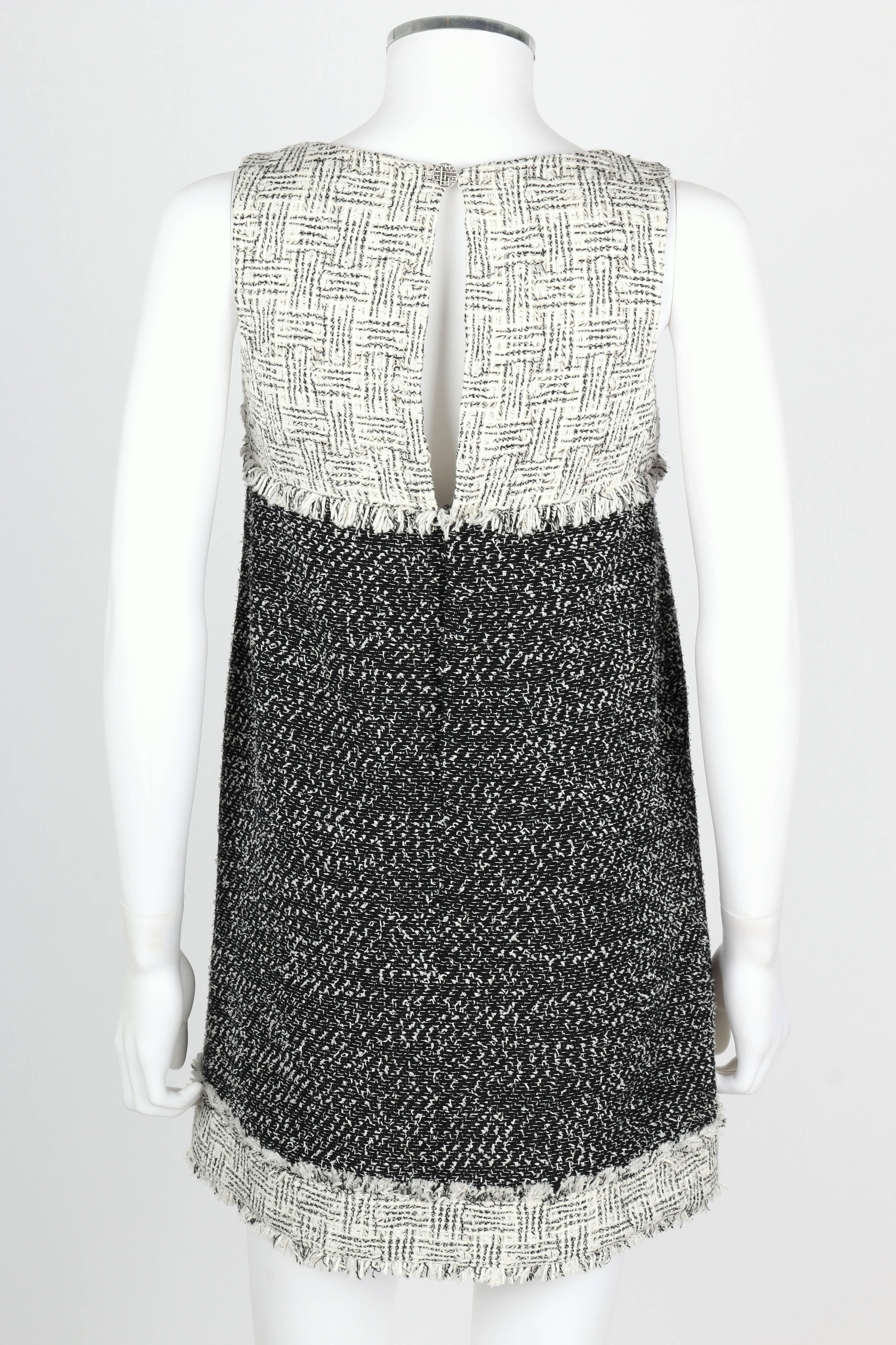 Women's CHANEL 2014 Black White Boucle Tweed Fringe Sleeveless Shift Mini Dress Size 36