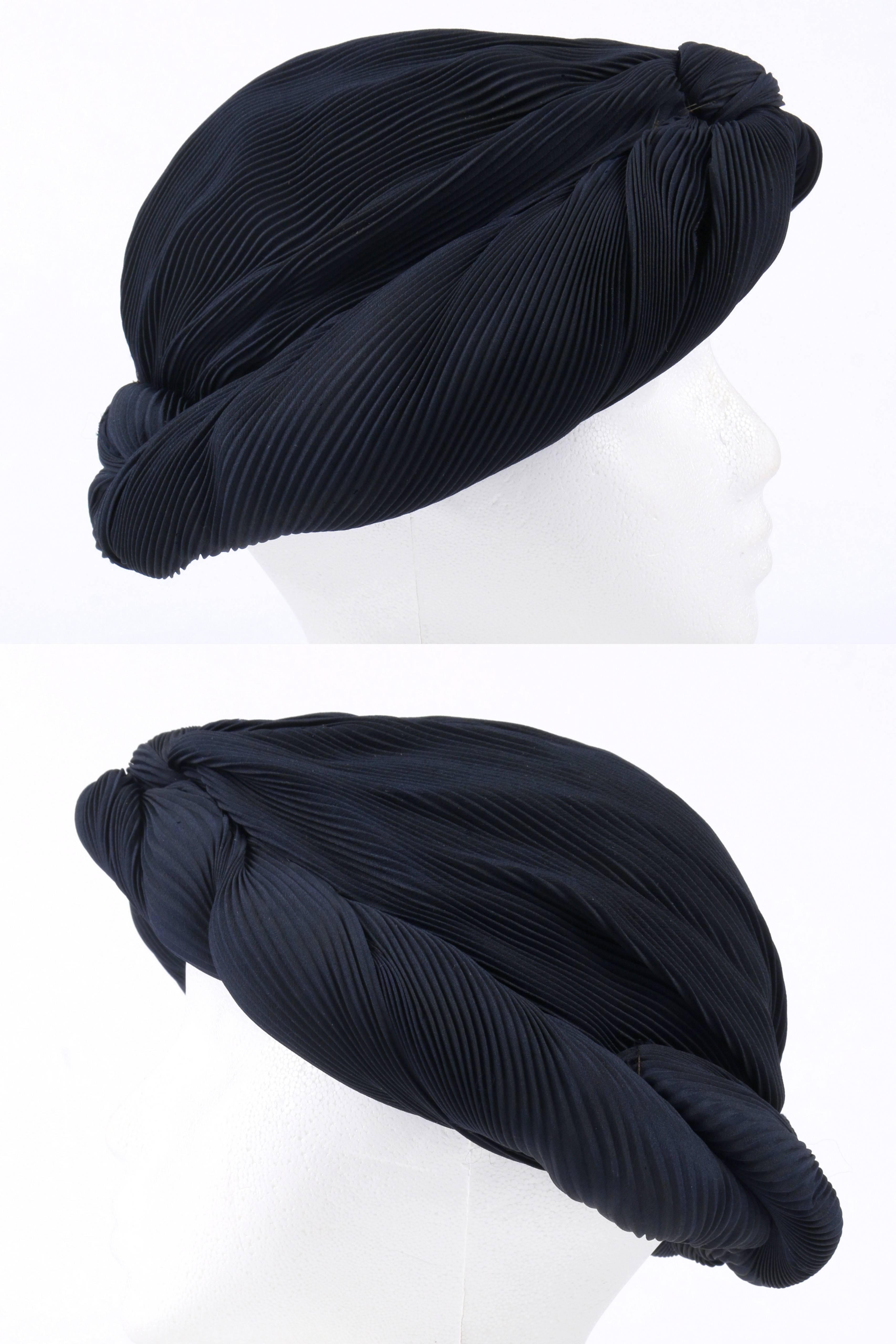 MADAME AGNES c.1930's Midnight Navy Blue Plisse Pleat Silk Turban Dinner Hat In Good Condition For Sale In Thiensville, WI