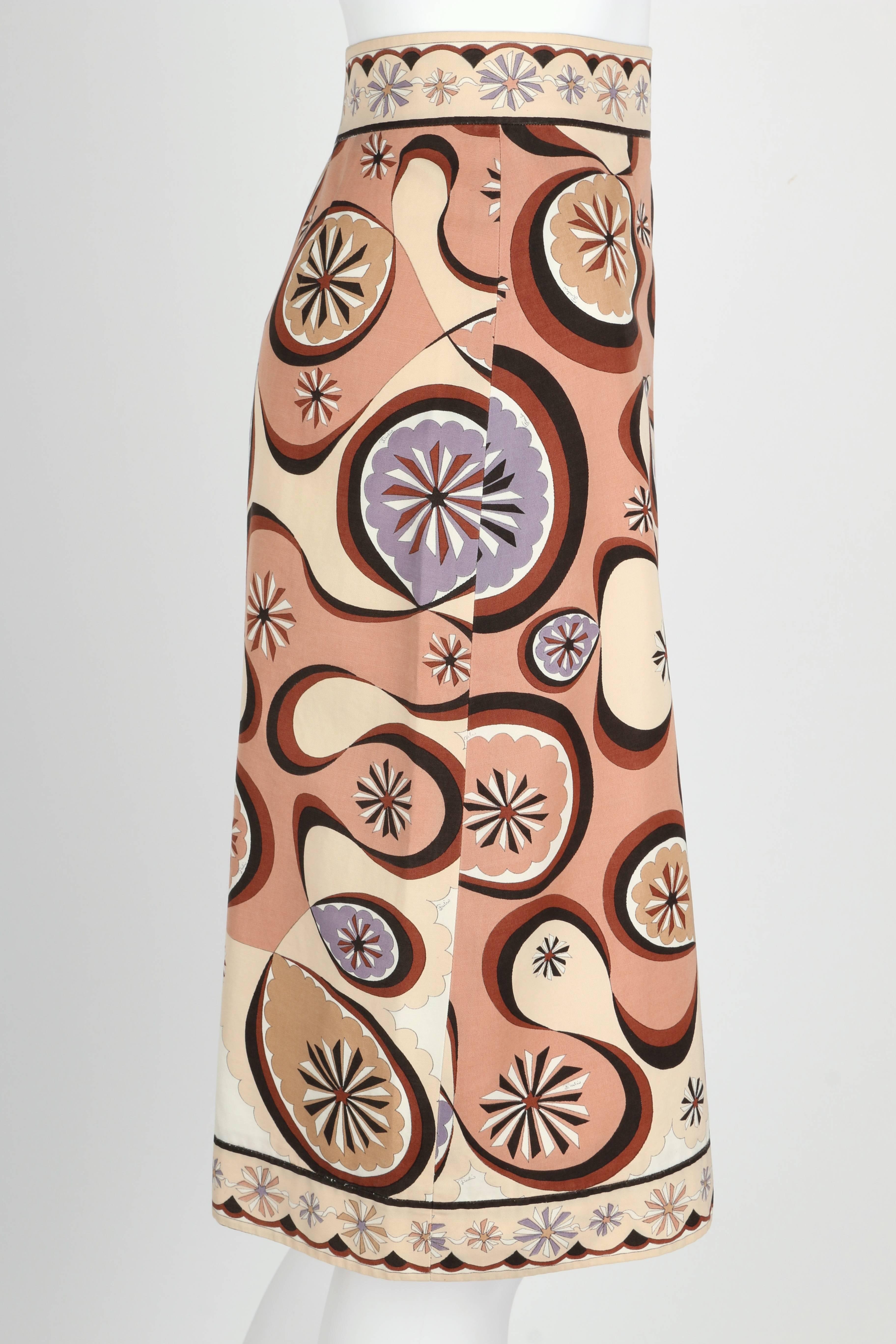 EMILIO PUCCI c.1970's Beige Brown Star Burst Signature Print Cotton Wrap Skirt In Excellent Condition In Thiensville, WI
