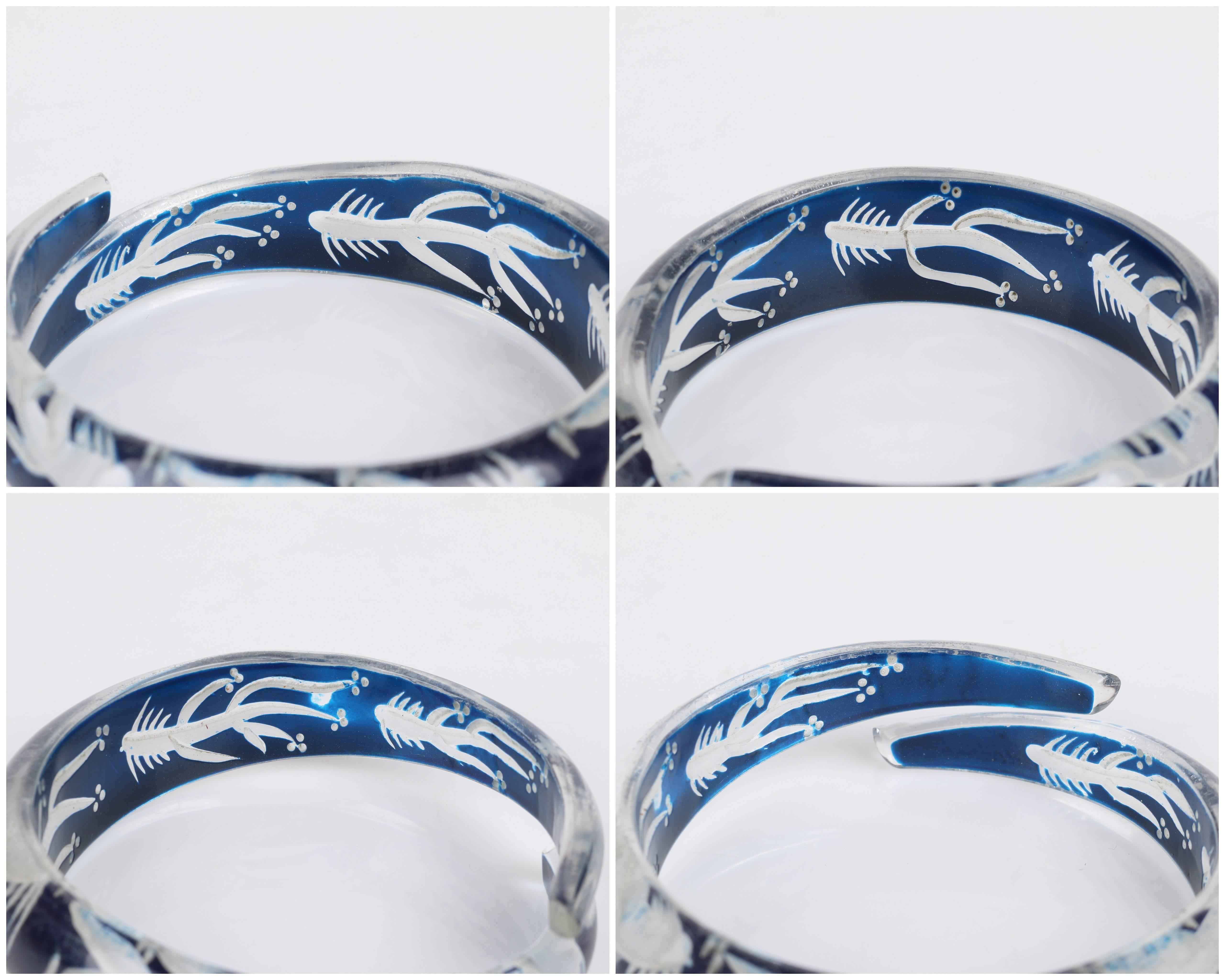 c.1930s-1940s Blue Plastic Lucite Reversed Handcarved Fish Bone Bangle Bracelet For Sale 1