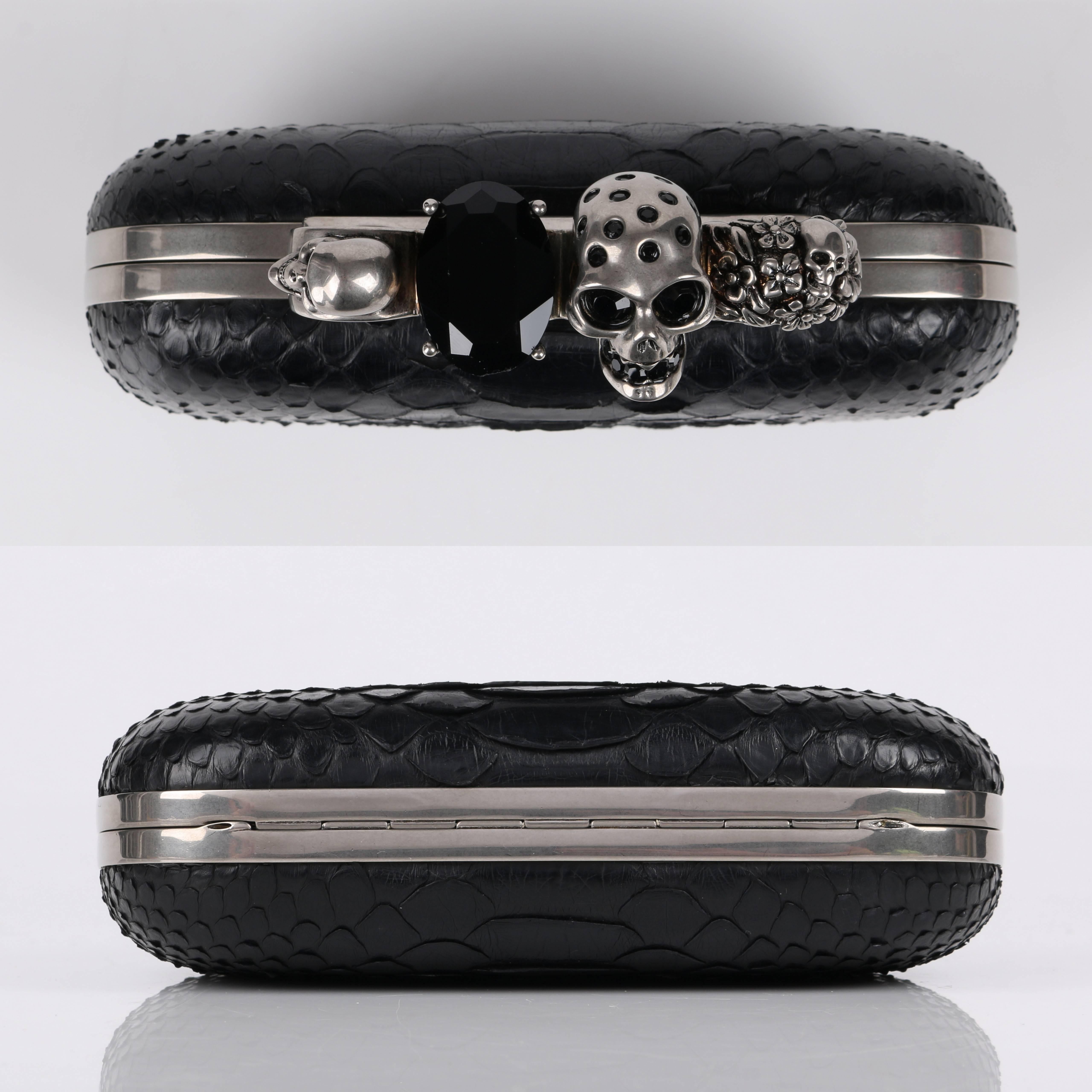 ALEXANDER MCQUEEN S/S 2010 Black Genuine Python Skull Knuckle Duster Box Clutch In Excellent Condition In Thiensville, WI