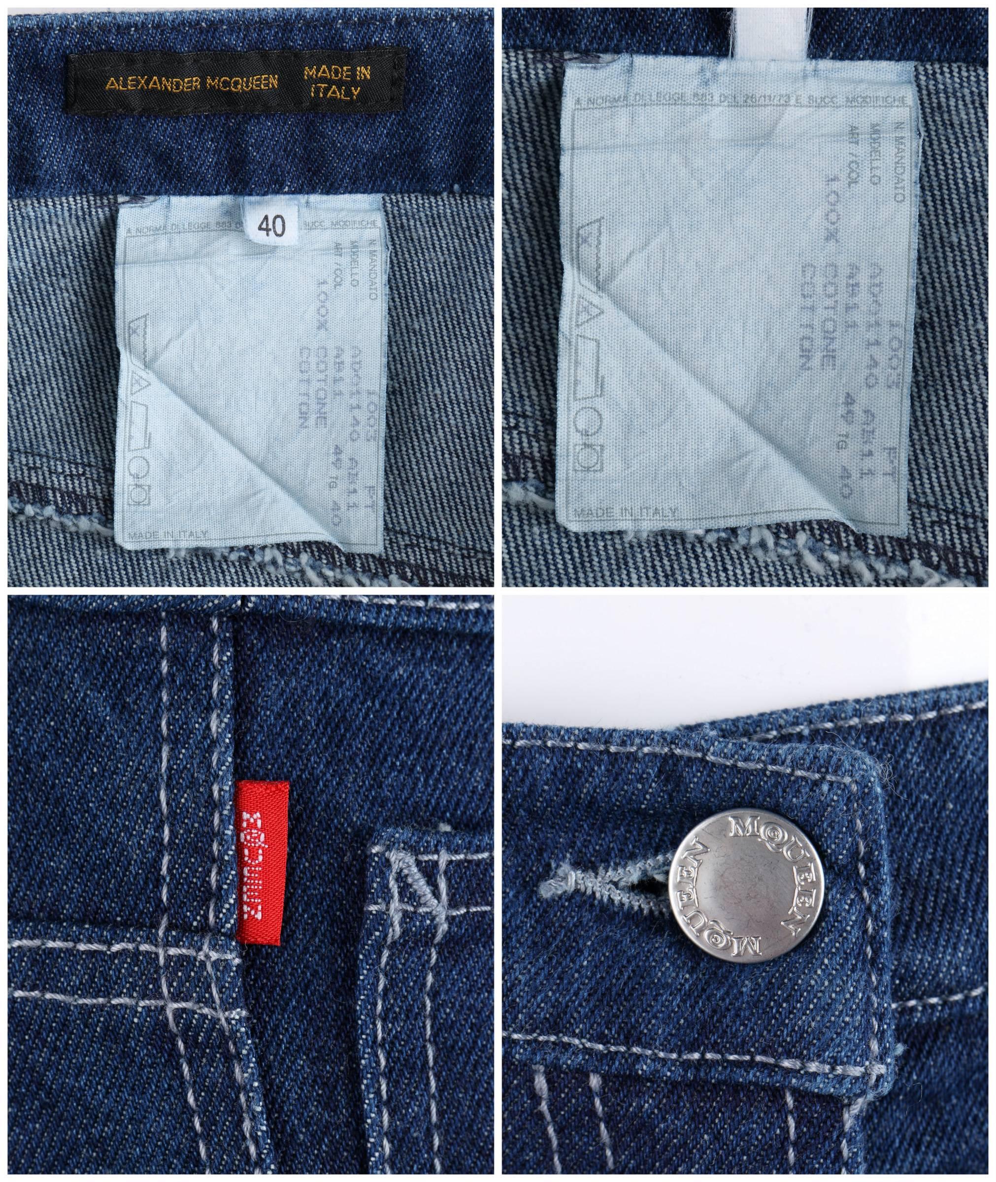 ALEXANDER MCQUEEN Pantalon en jean bleu en coton « Eye » avec découpe arquée et clous pointus, 2000 en vente 5