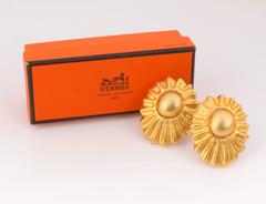 HERMES c.1990's Bijouterie Fantaisie Paris Gold Sun Ray Clip Earrings With Box