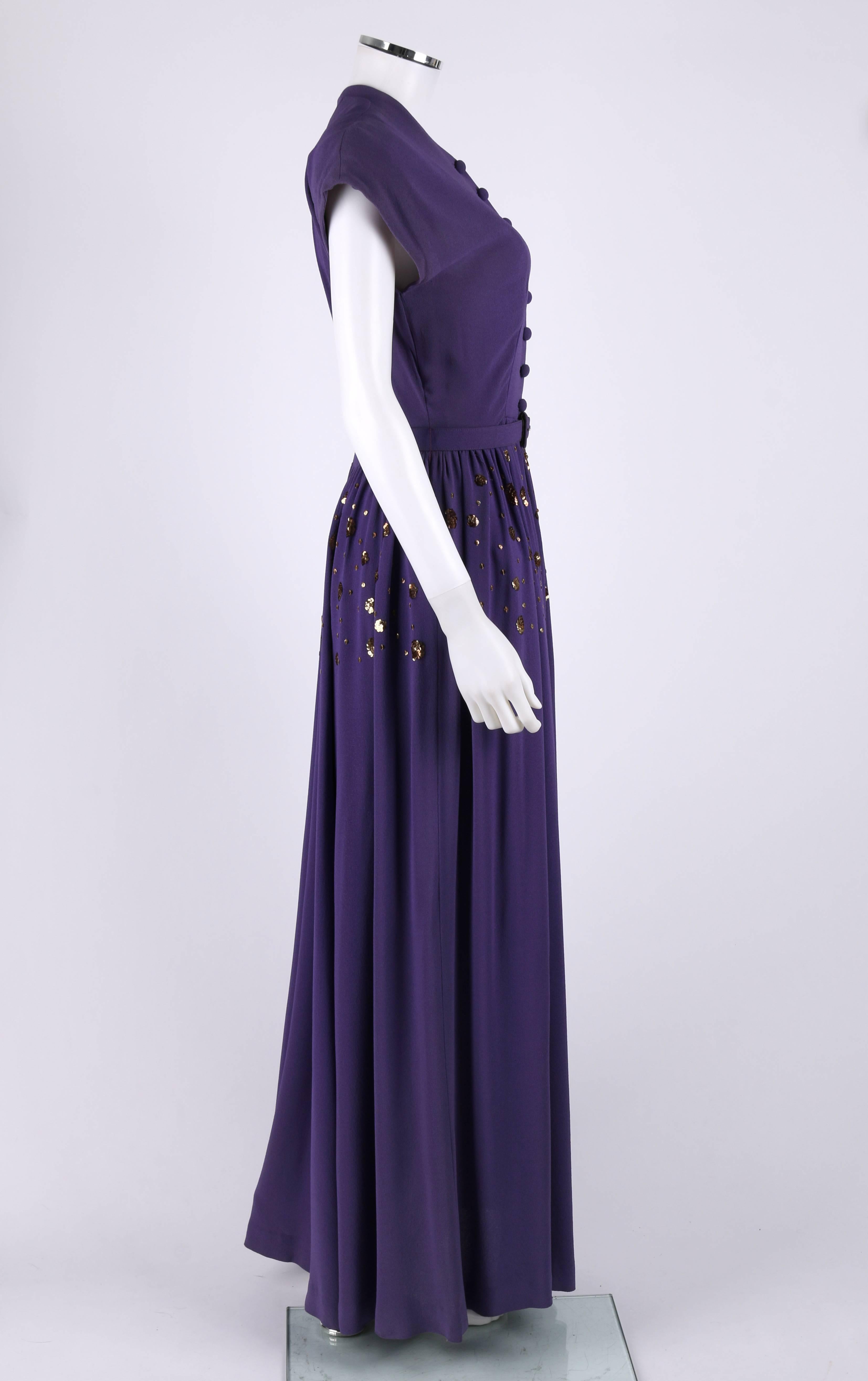 COUTURE c.1940's Lila Gold Belted Pailletten verschönert Abendkleid Kleid (Violett) im Angebot