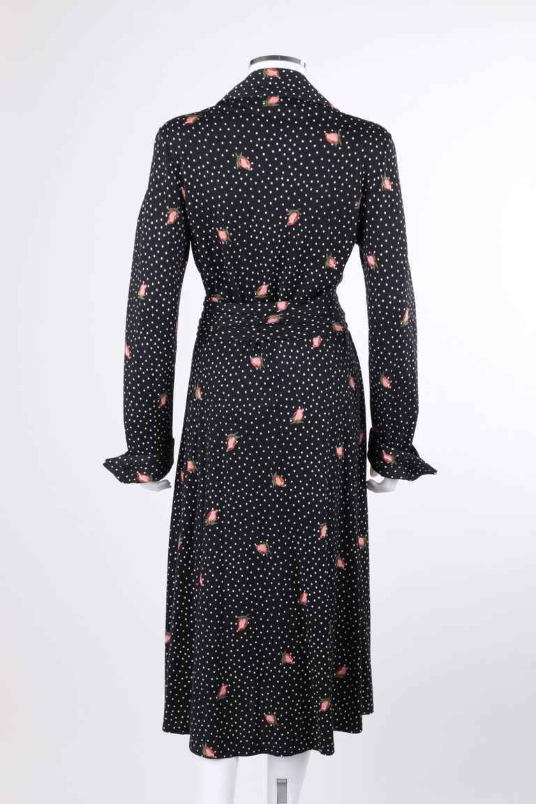 DIANE VON FURSTENBERG c.1970s DVF Polkadot Rosebud Print Knit Iconic Wrap Dress In Good Condition In Thiensville, WI