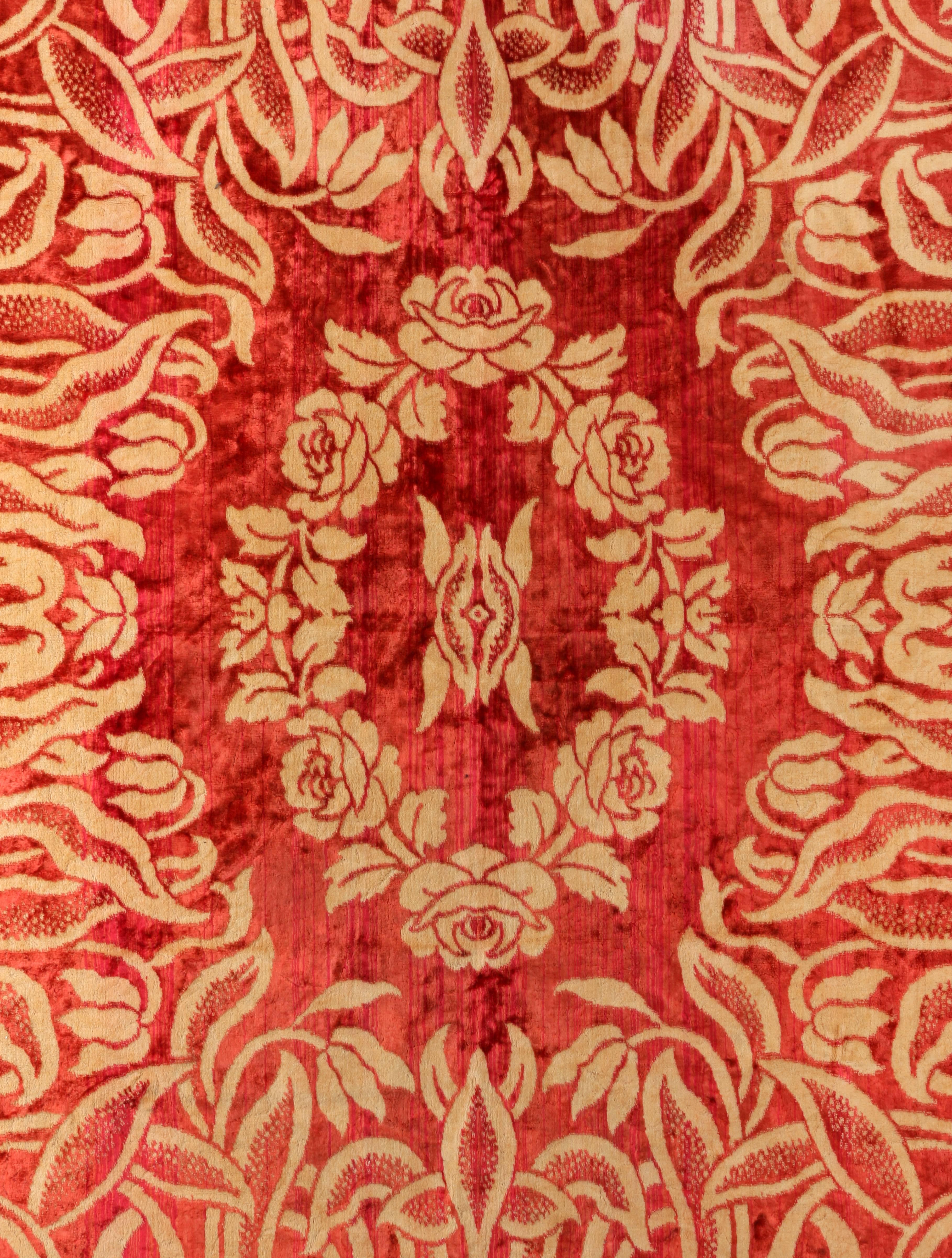 Vintage Edwardian c.1910's art nouveau style red and soft gold floral patterned velvet fringed bedspread / throw. Rose pattern boarder with solid soft gold outer edge. Interior floral motif with central rose pattern and dual solid rectangular