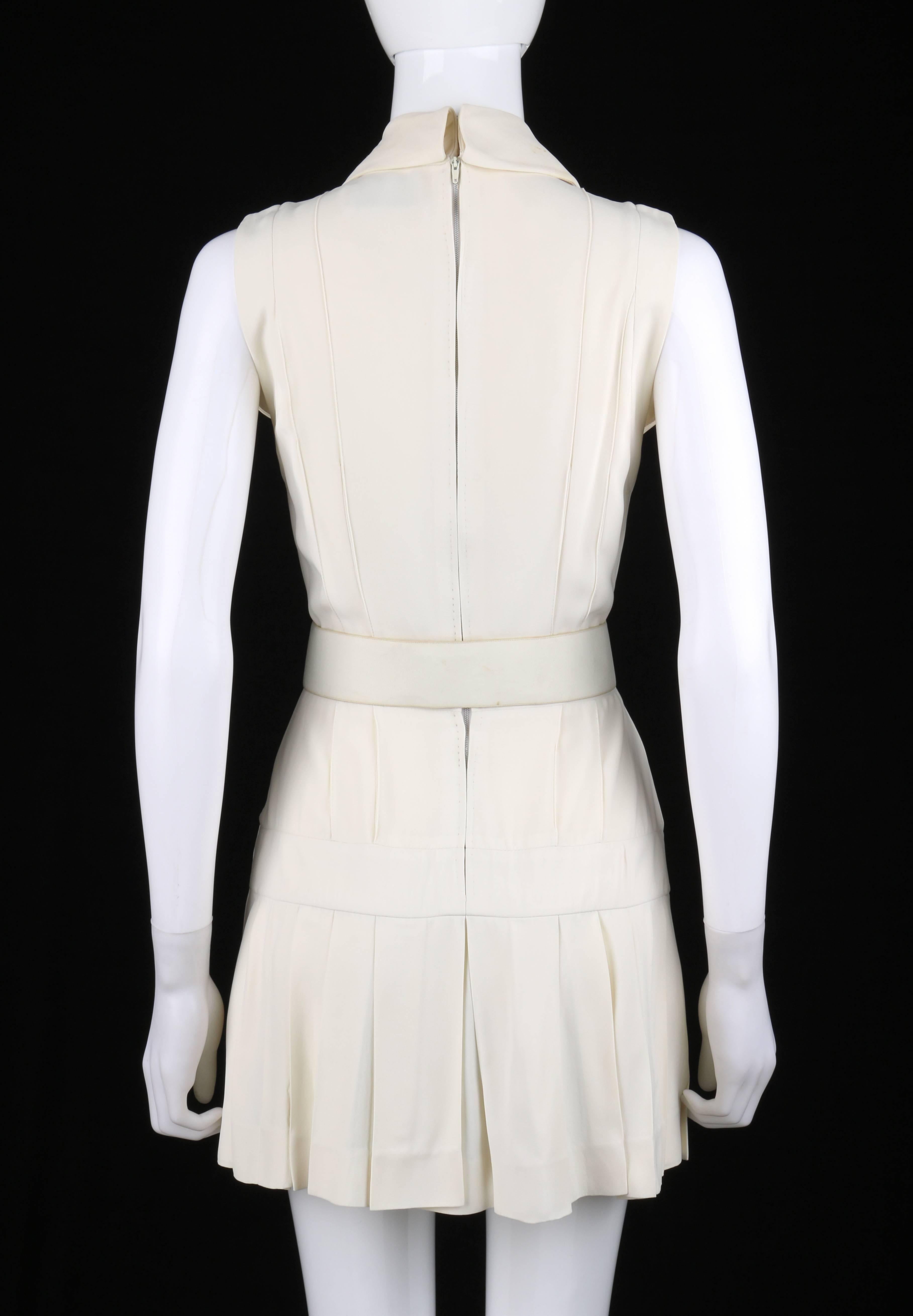 CHANEL Boutique c.1980s White Silk Pleated Drop Waist Shift Dress Signature Belt In Good Condition In Thiensville, WI