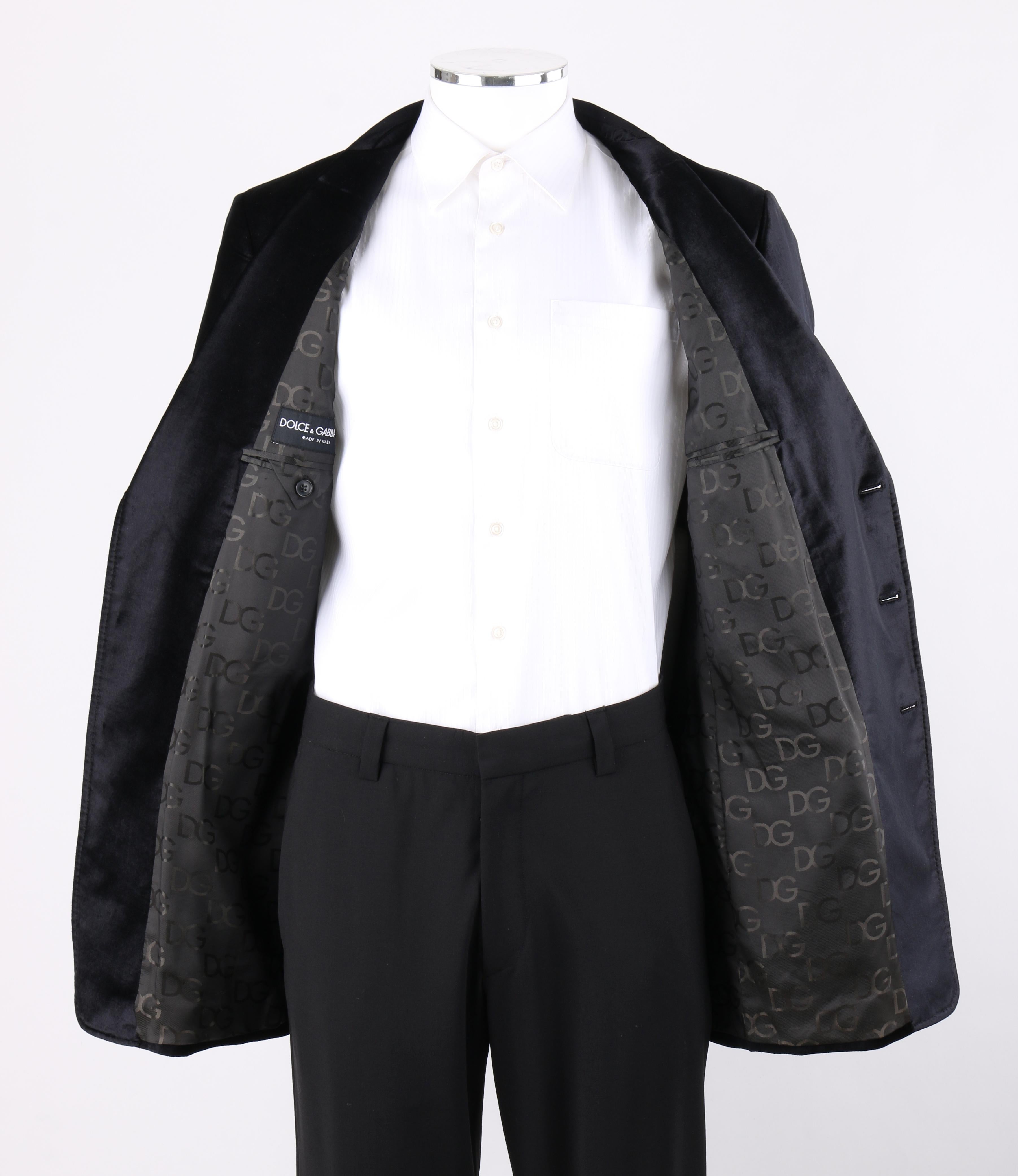 Men's DOLCE & GABBANA c.2007 MARTINI Black Velvet Three Button Blazer Evening Jacket For Sale