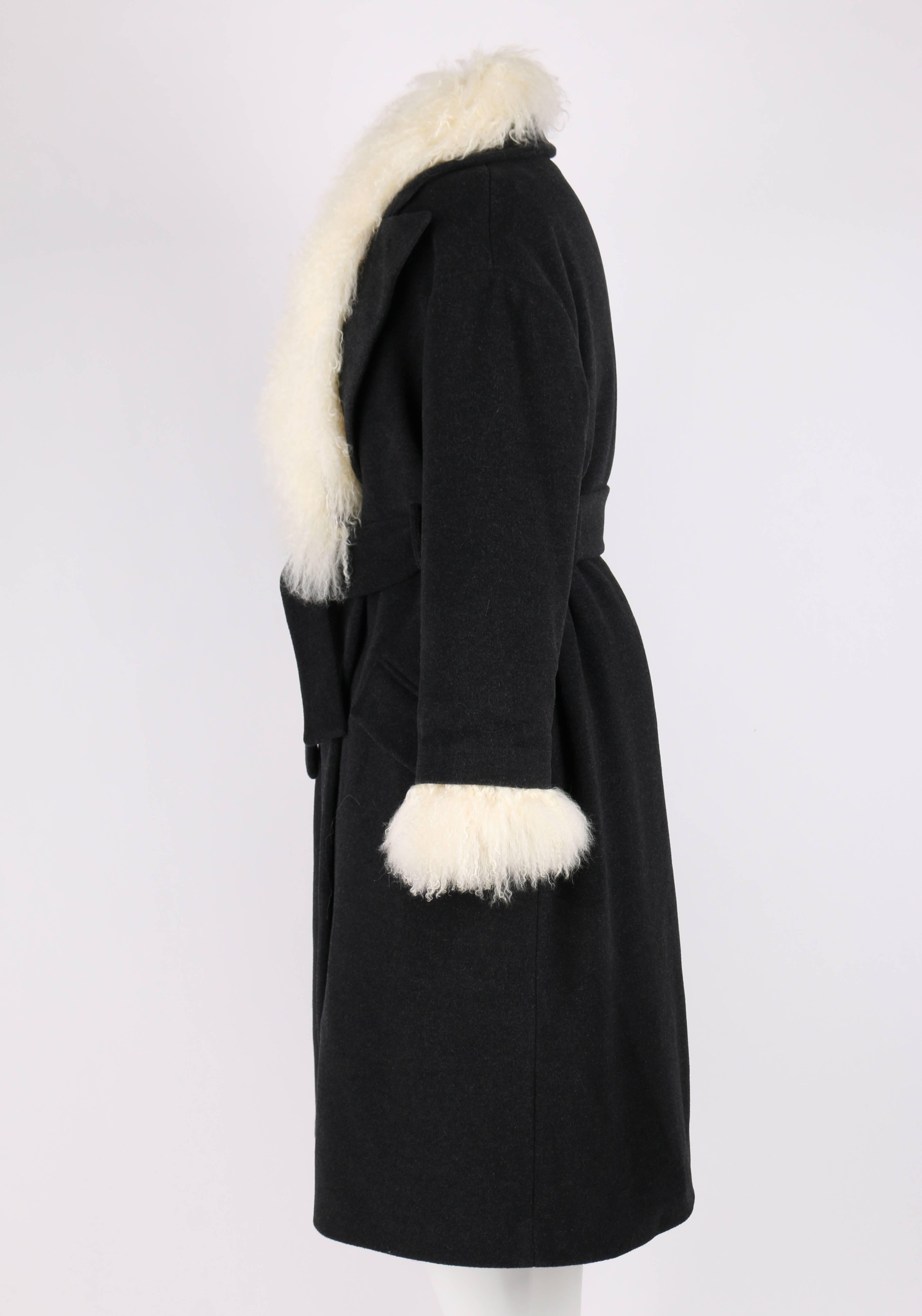 ALEXANDER McQUEEN - Manteau gris en laine et fourrure d'agneau de Mongolie avec col châle, circa 2000 - 44 / XL Pour femmes en vente