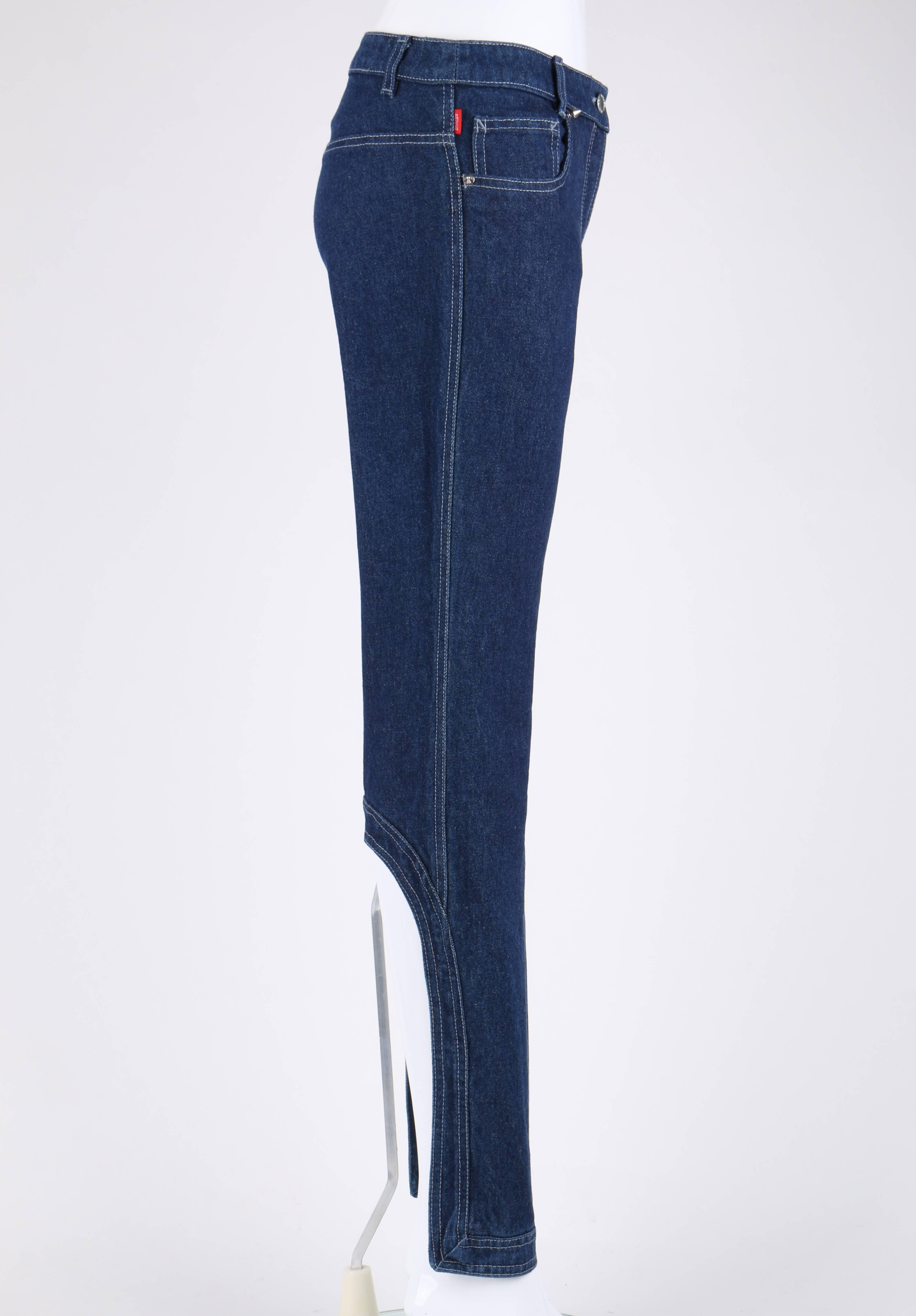 Bleu ALEXANDER MCQUEEN Pantalon en jean bleu en coton « Eye » avec découpe arquée et clous pointus, 2000 en vente