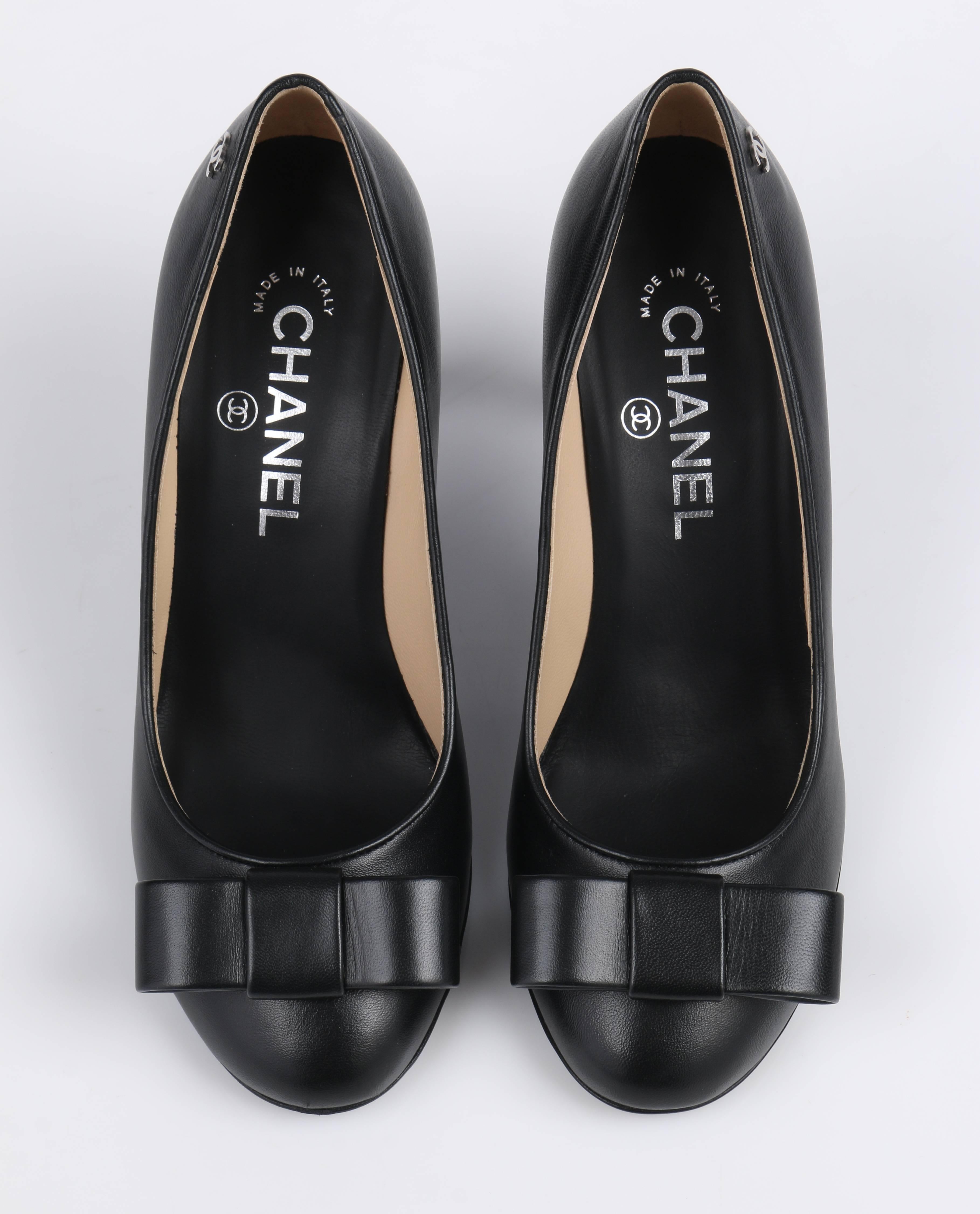 CHANEL S/S 2015 Classic Black Leather CC Logo Bow Front Pumps Shoes 36.5 In Excellent Condition In Thiensville, WI