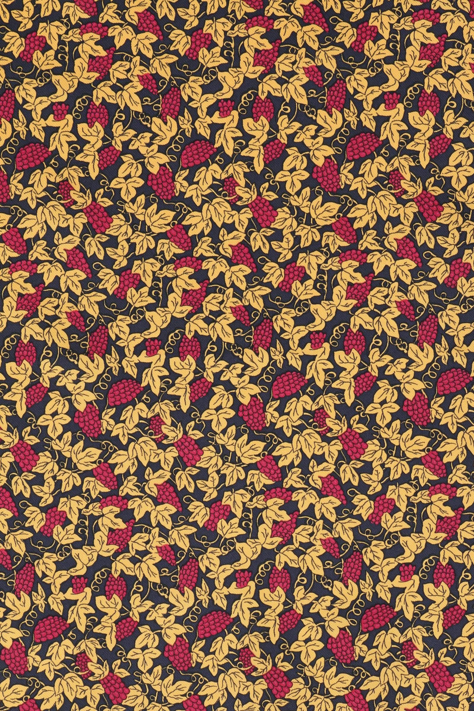 HERMES Ltd Ed. Navy Blue Grapevine Motif Silk Pocket Square Handkerchief Scarf 1