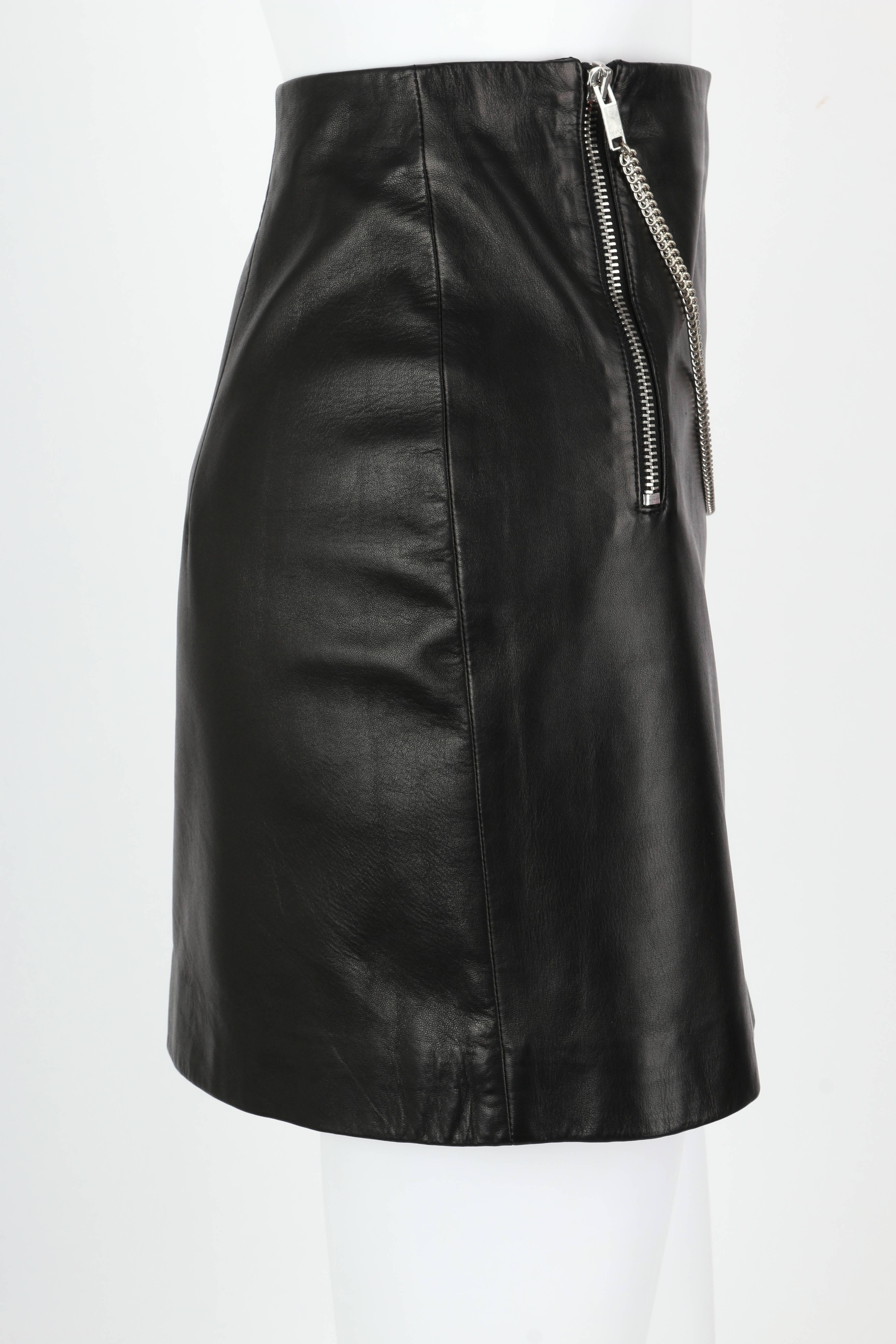 SAINT LAURENT c.2012 Black Lambskin Leather Silver Chain Zipper Mini Skirt  In Excellent Condition In Thiensville, WI