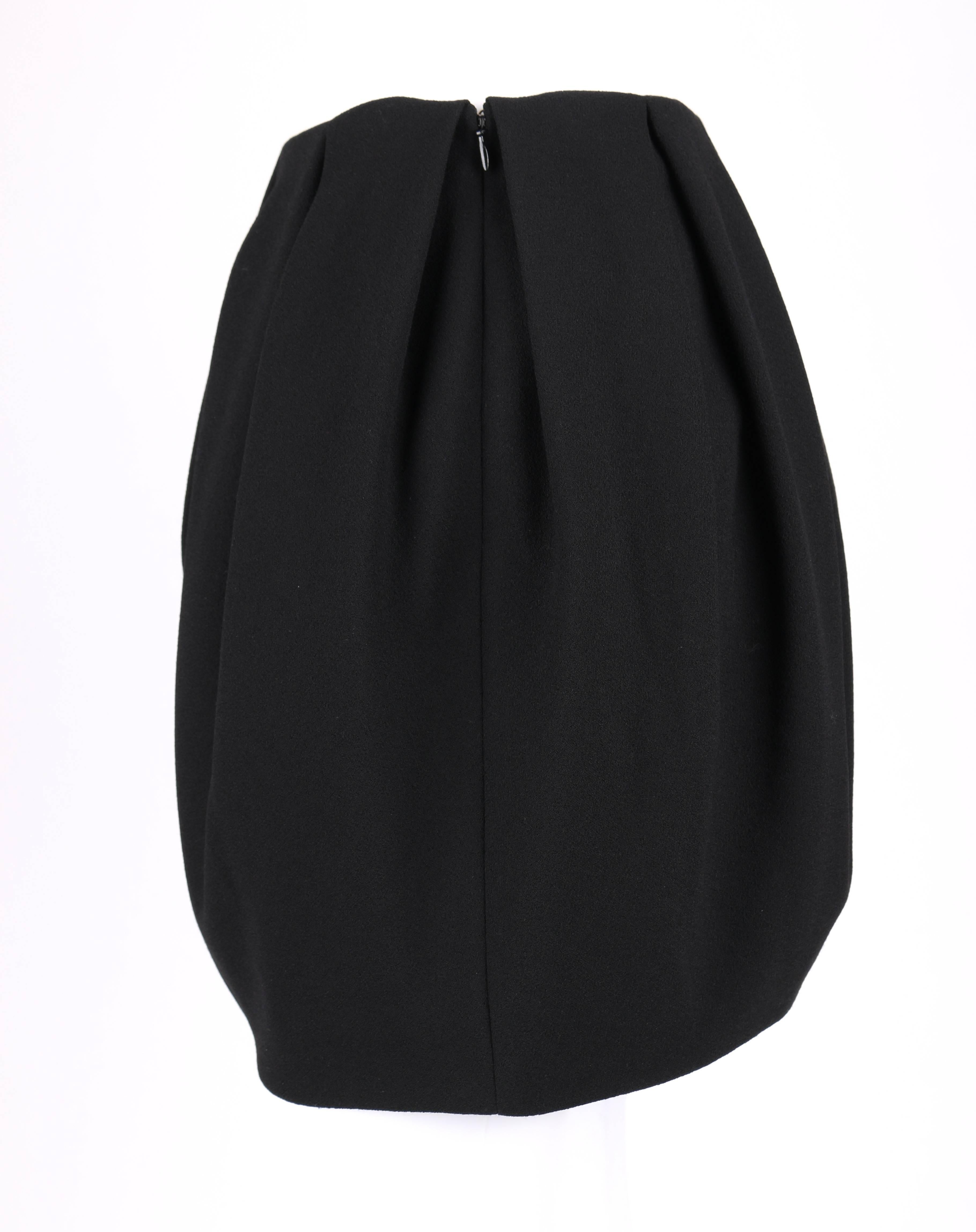 ALEXANDER McQUEEN A/W 2012 Black Wool Crepe Box Pleat Mini Skirt In Excellent Condition For Sale In Thiensville, WI