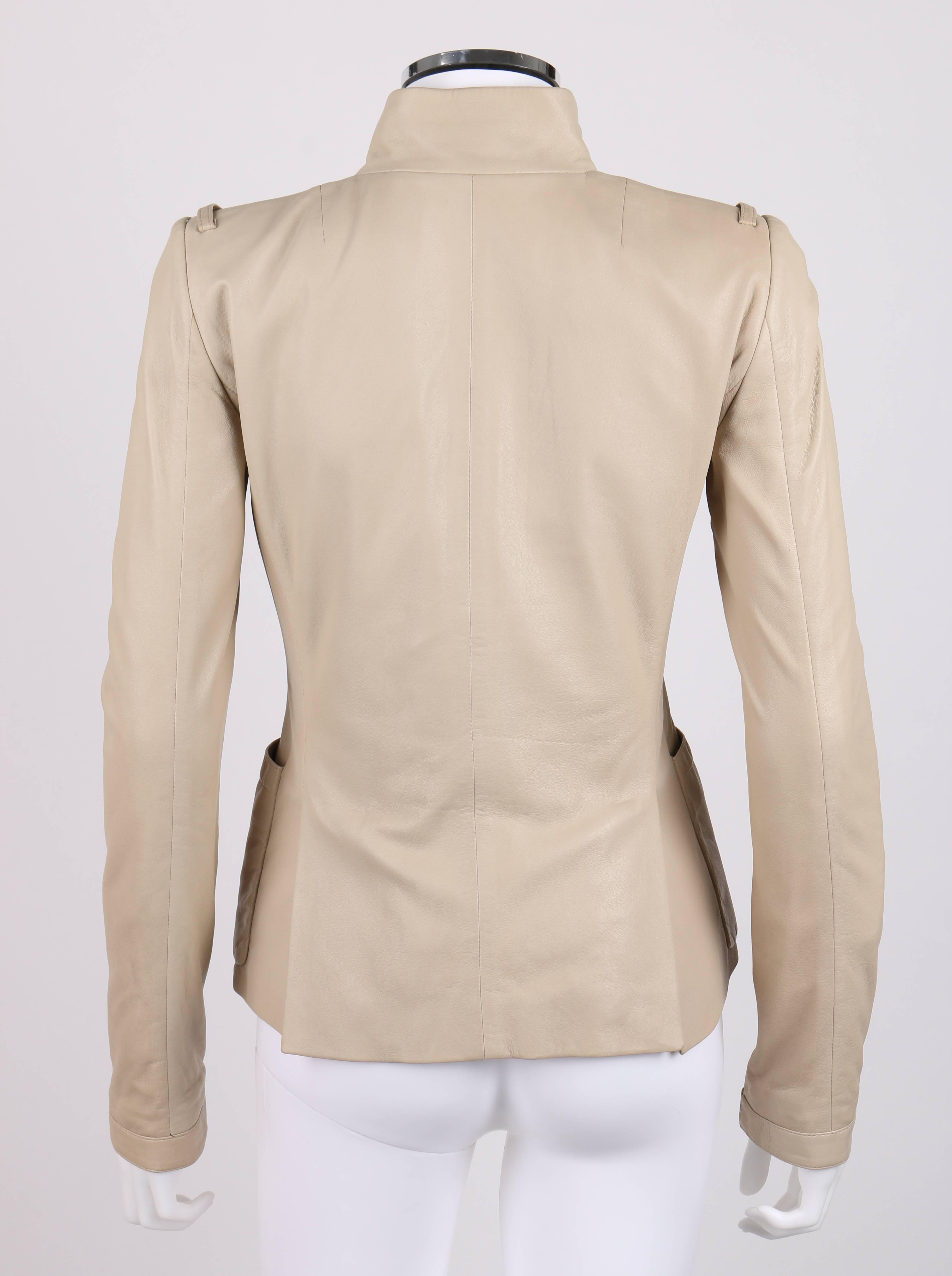 BALENCIAGA Veste asymétrique à fermeture asymétrique en cuir d'agneau beige, pré-automne 2010  Pour femmes en vente