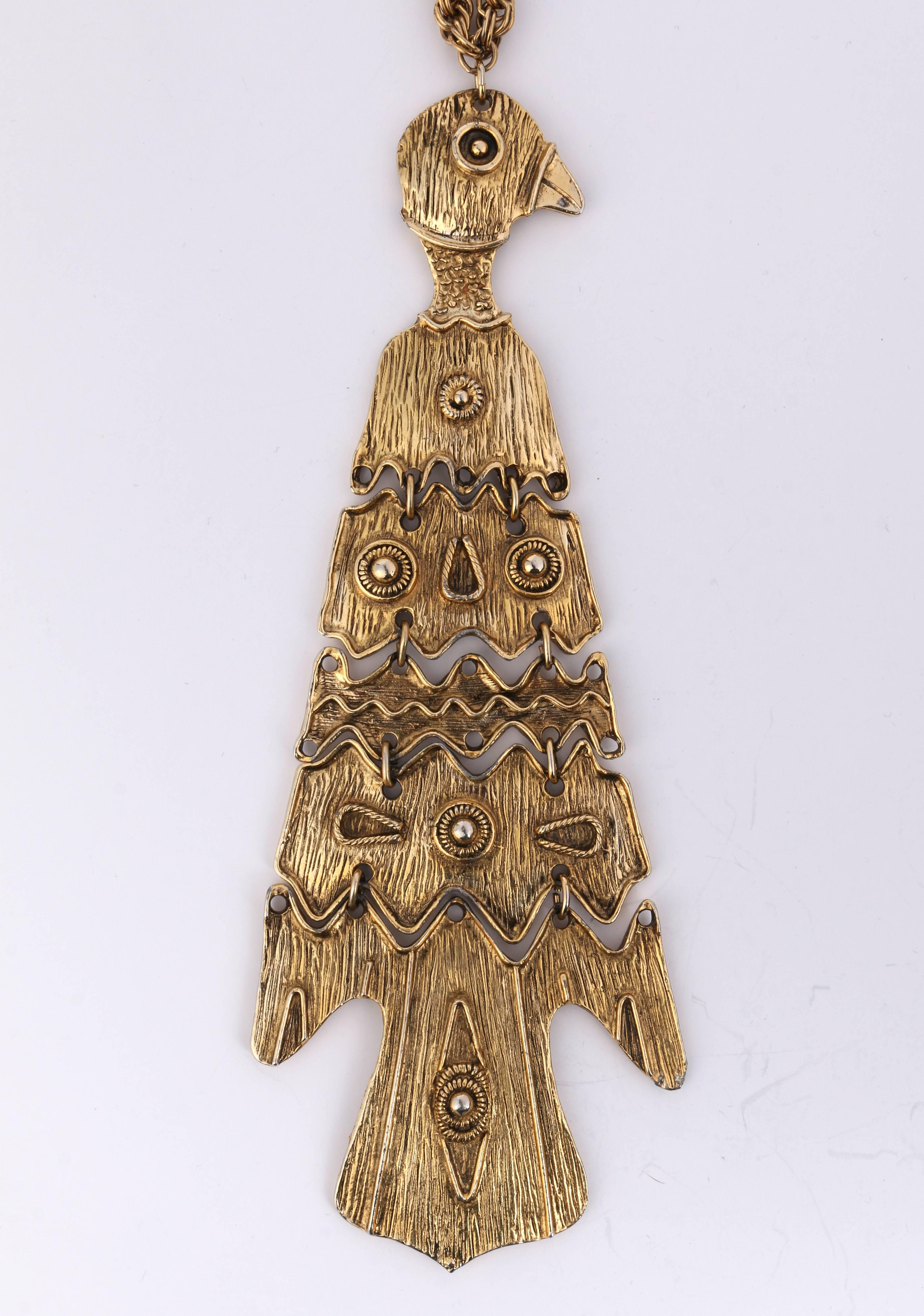 c.1970's Large Gold Totem Bird Articulated Pendant Statement Necklace Rare In Good Condition In Thiensville, WI