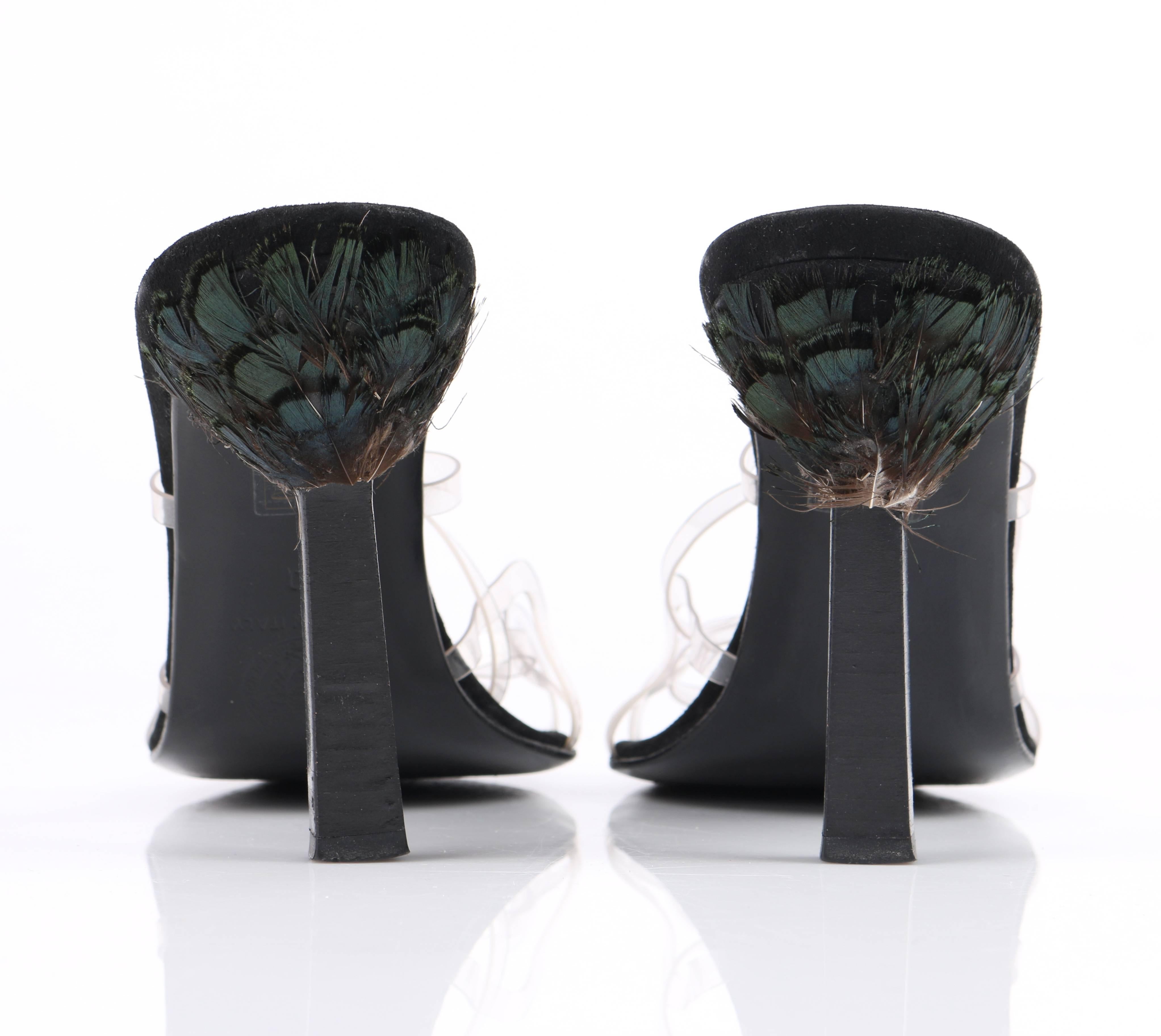 ATELIER VERSACE Chaussures à talons en plumes de paon Medusa avec croix croisée transparente noire, Taille 40 en vente 2