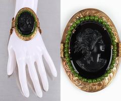 VICTORIAN REVIVAL ca. 1930er Jahre Schwarzes, geblümtes, geschnitztes Gliederarmband aus Glas
