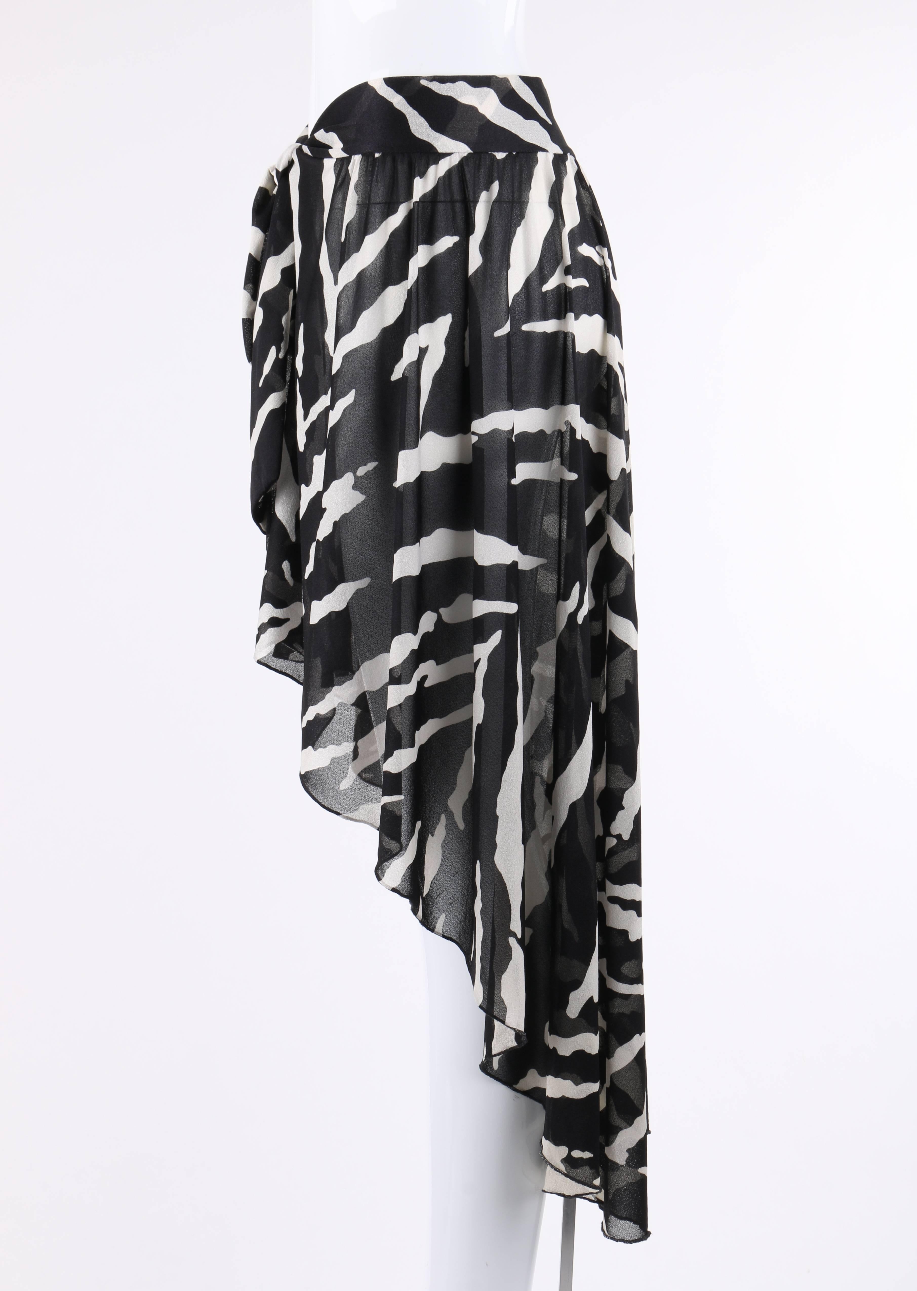 OSCAR DE LA RENTA Swimwear c.1980's Zebra Print Beach Wrap Cover Up In Excellent Condition For Sale In Thiensville, WI