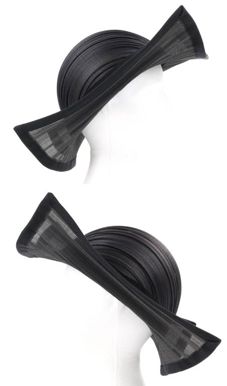 Couture KATE BISHOP Black Semi-sheer Grasscloth Square  display picture 1
