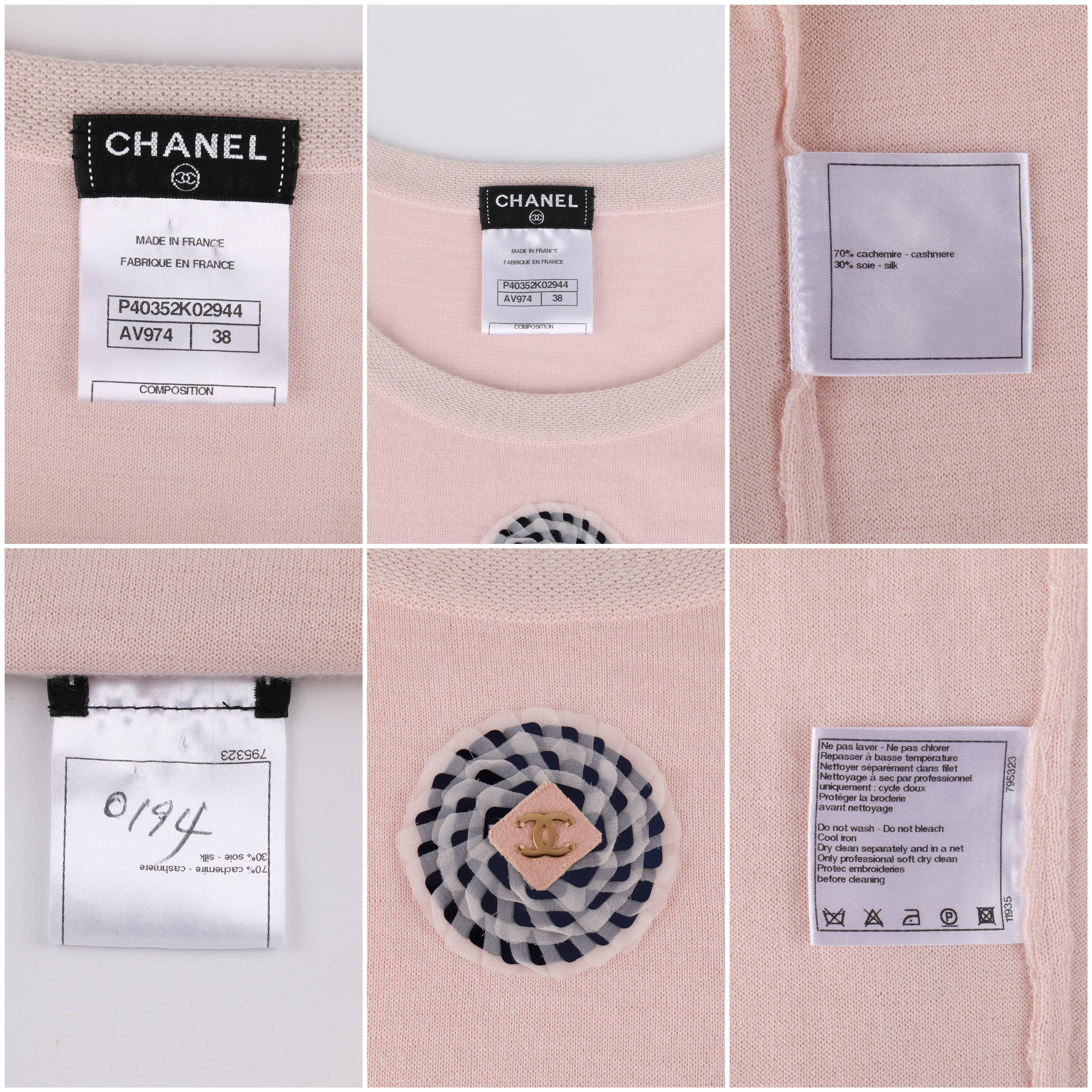 CHANEL Resort 2011 Light Pink Cashmere Silk Camellia Flower Applique Sweater Top In Excellent Condition In Thiensville, WI