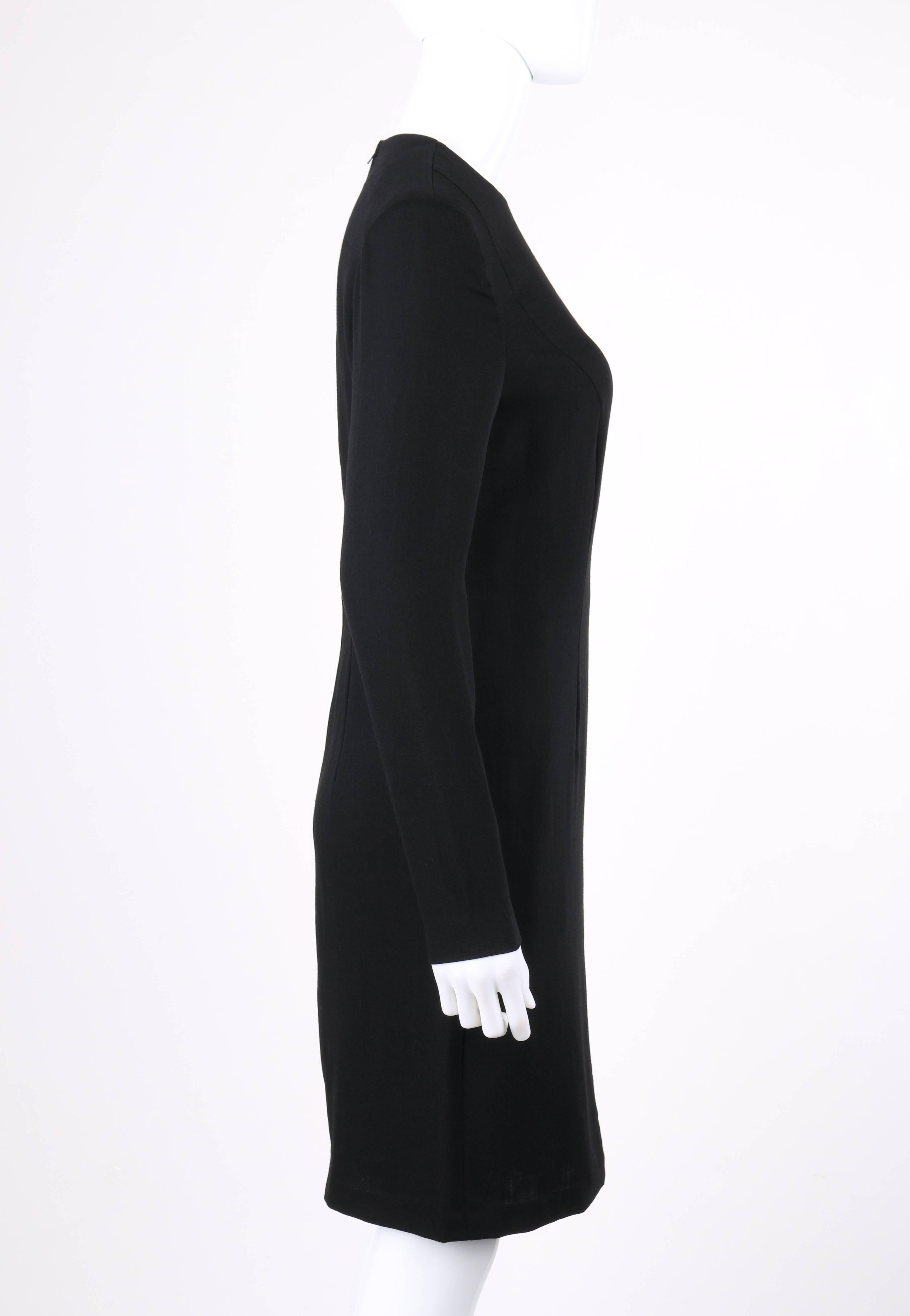 Noir PIERRE CARDIN Robe droite à manches longues en laine noire et ivoire à empiècements de couleurs, années 1980 en vente