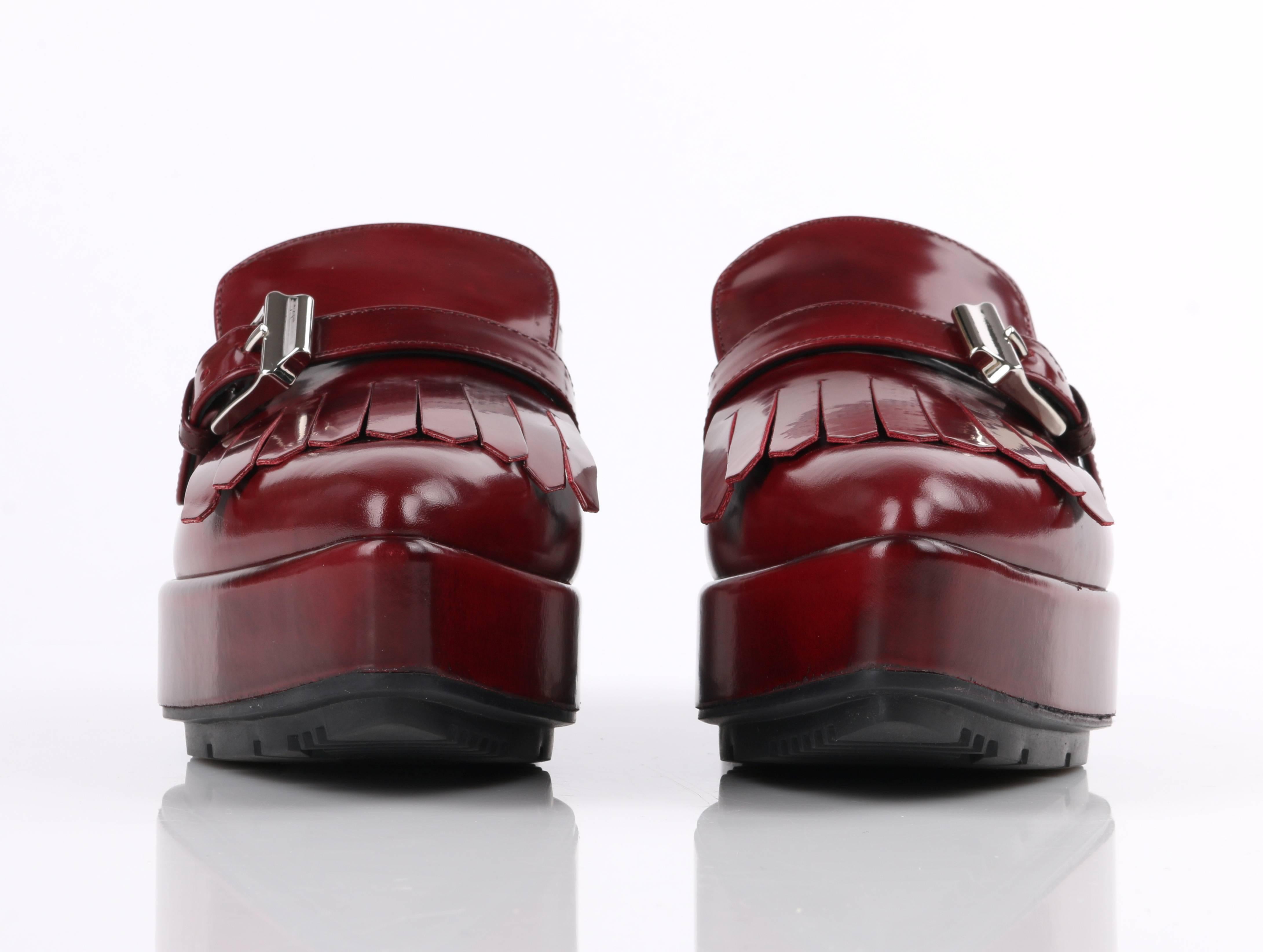 Prada - Chaussures richelieu à plateforme, à bout pointu, Spazzolato, rouge bourgogne, A/H 2013 Pour femmes en vente