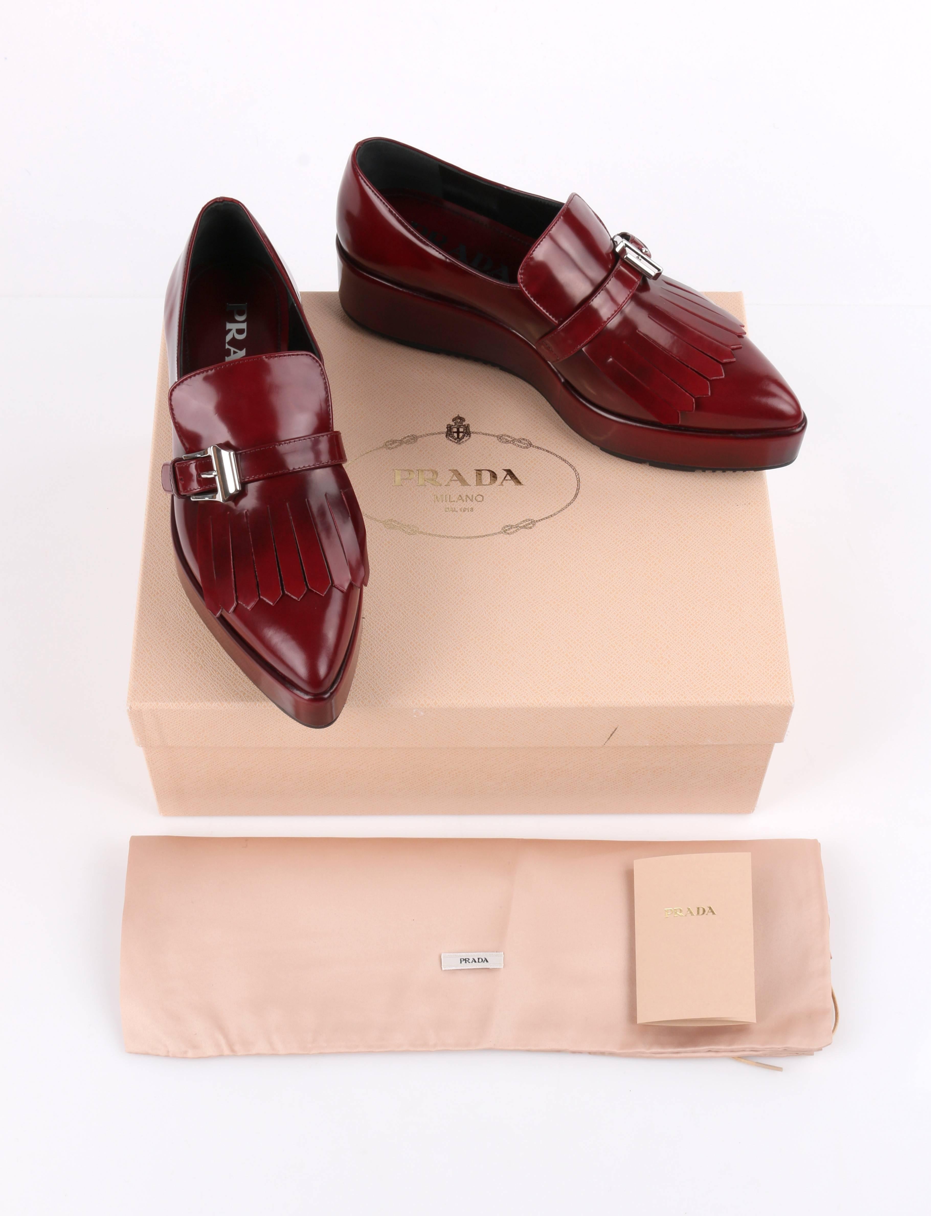 PRADA A/W 2013 Burgunderrotes Spazzolato-Leder, spitze Zehe, Plateau-Oxford-Schuh Damen im Angebot