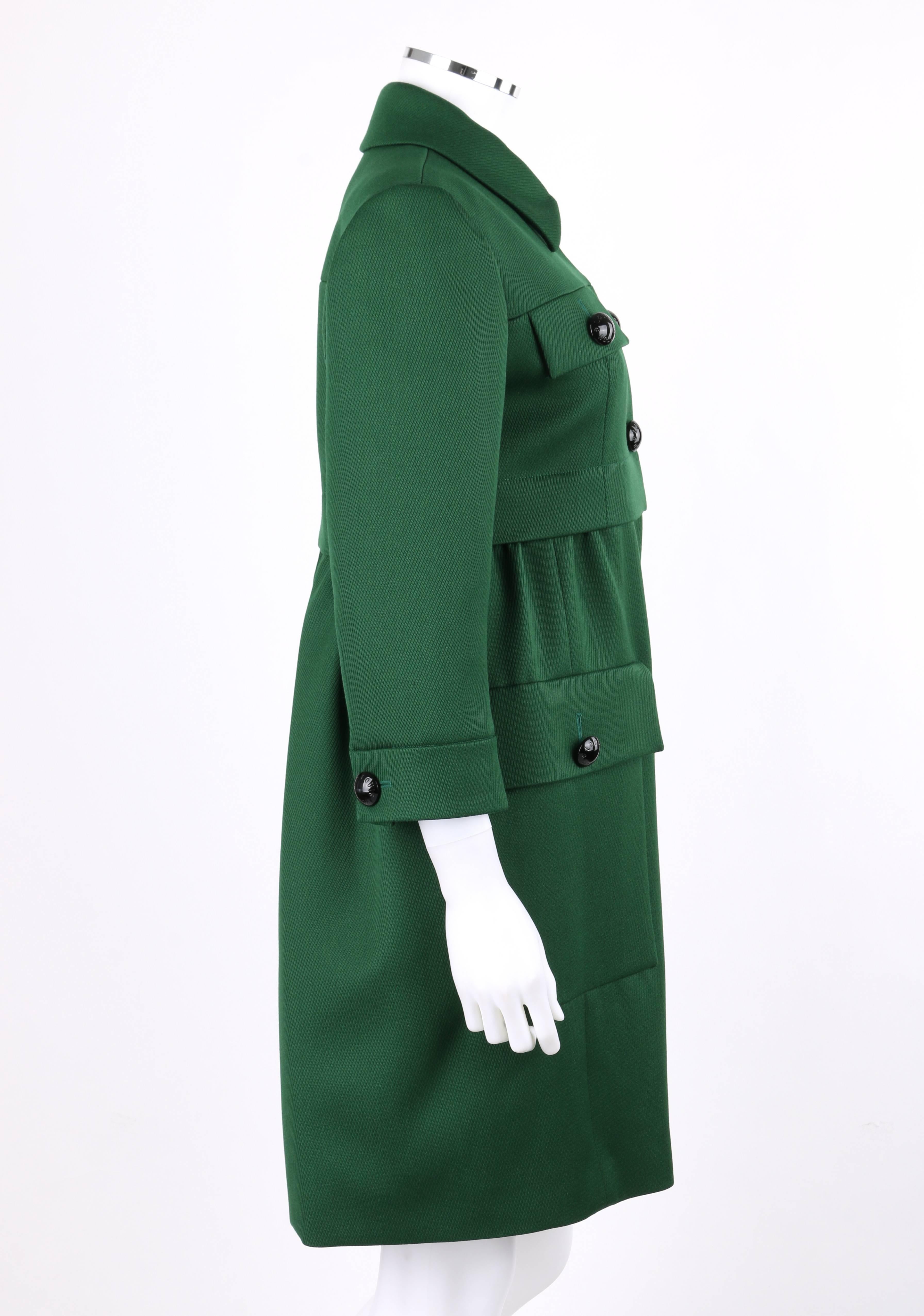 LOUIS VUITTON Pre-Fall 2012 Emerald Green Cashmere Three Button Car Coat NWT In New Condition In Thiensville, WI