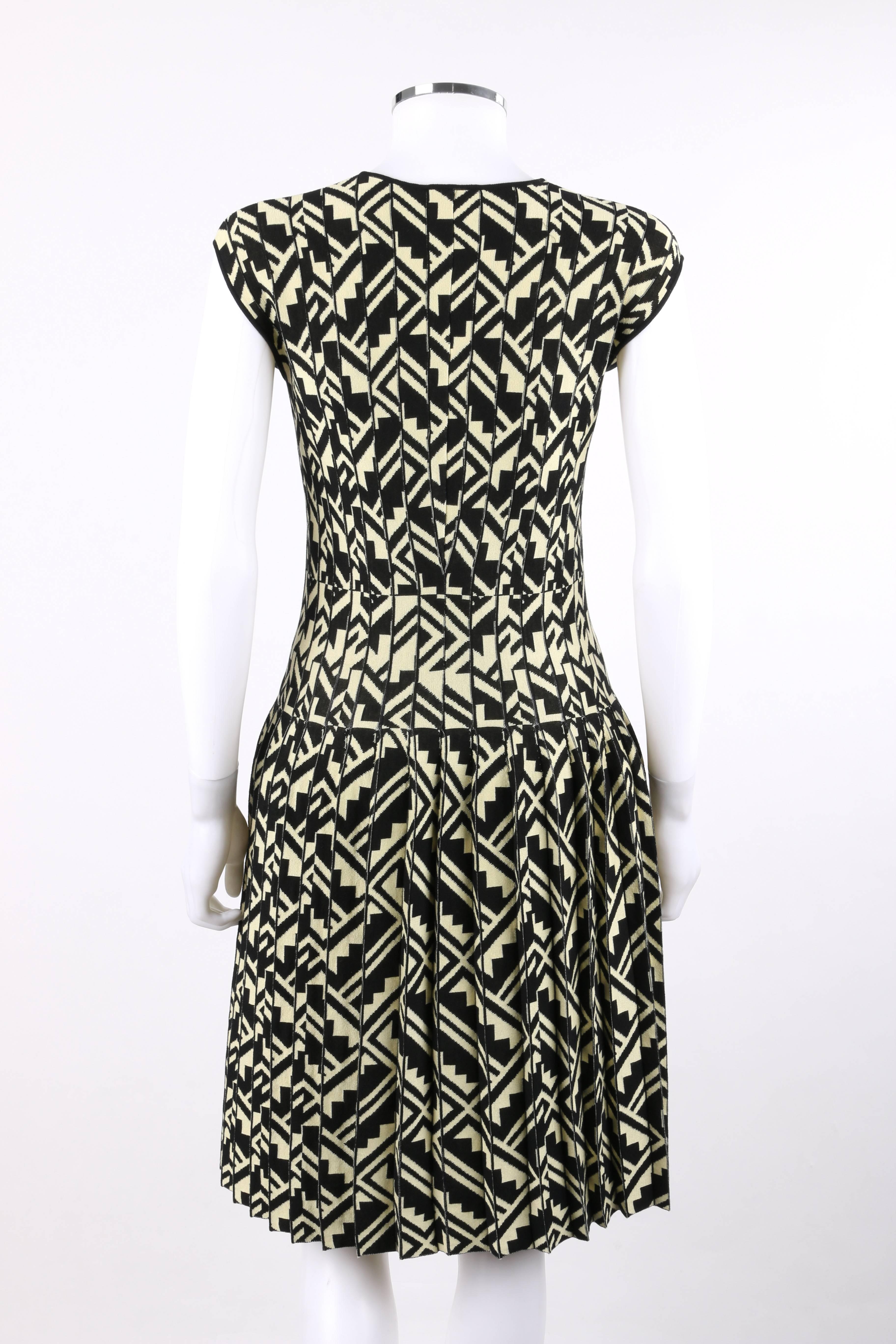 ETRO Black & Soft Yellow Geometric Knit Drop Waist Pleated Cocktail Dress NWT In Good Condition In Thiensville, WI