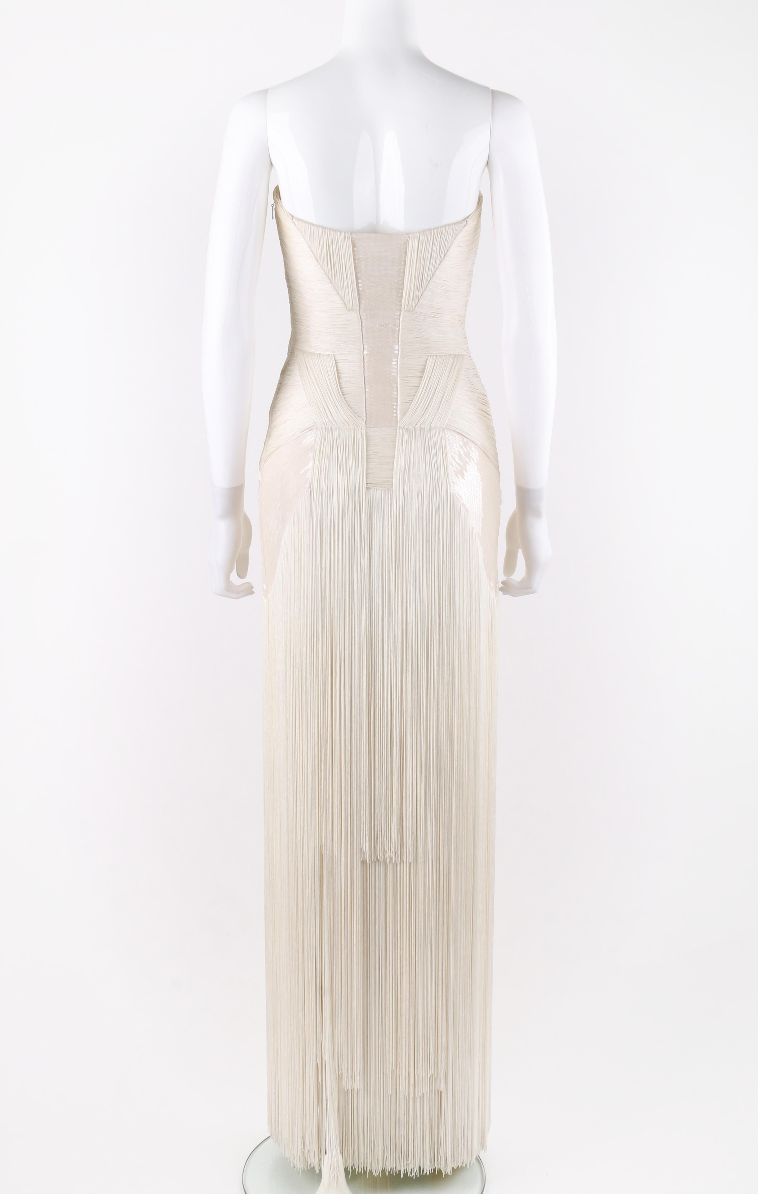  Atelier Versace - Robe de soirée Art déco blanche à franges et ornée de sequins, printemps-été 2011 Pour femmes 