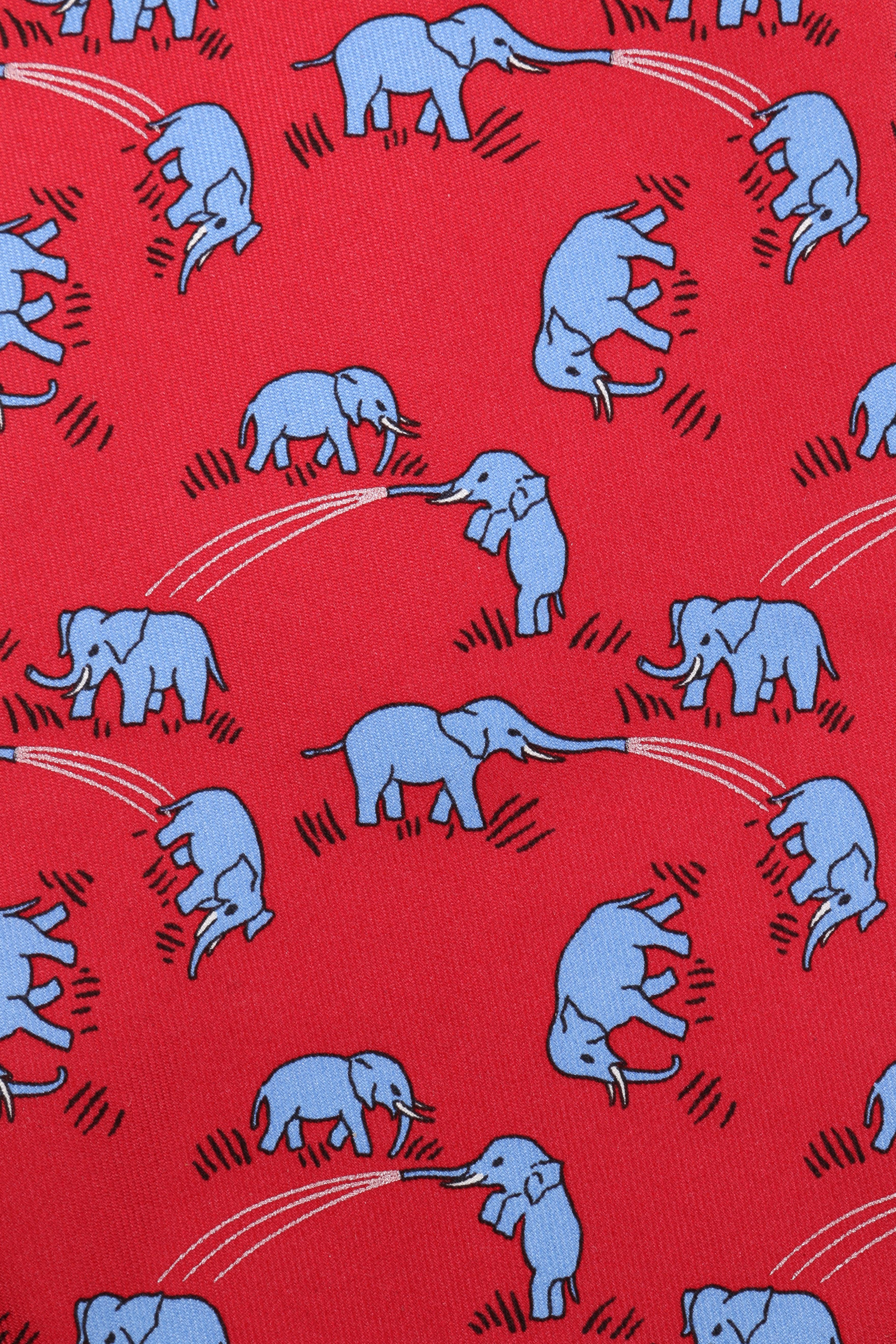 HERMES Red & Blue Elephant Print 5 Fold Silk Necktie Tie 7111 OA In New Condition In Thiensville, WI