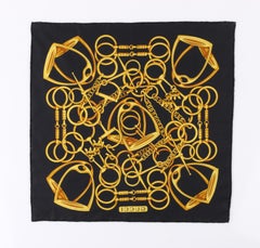 GUCCI Black & Gold Equestrian Horsebit Stirrup Print Foulard / Mouchoir en soie imprimé