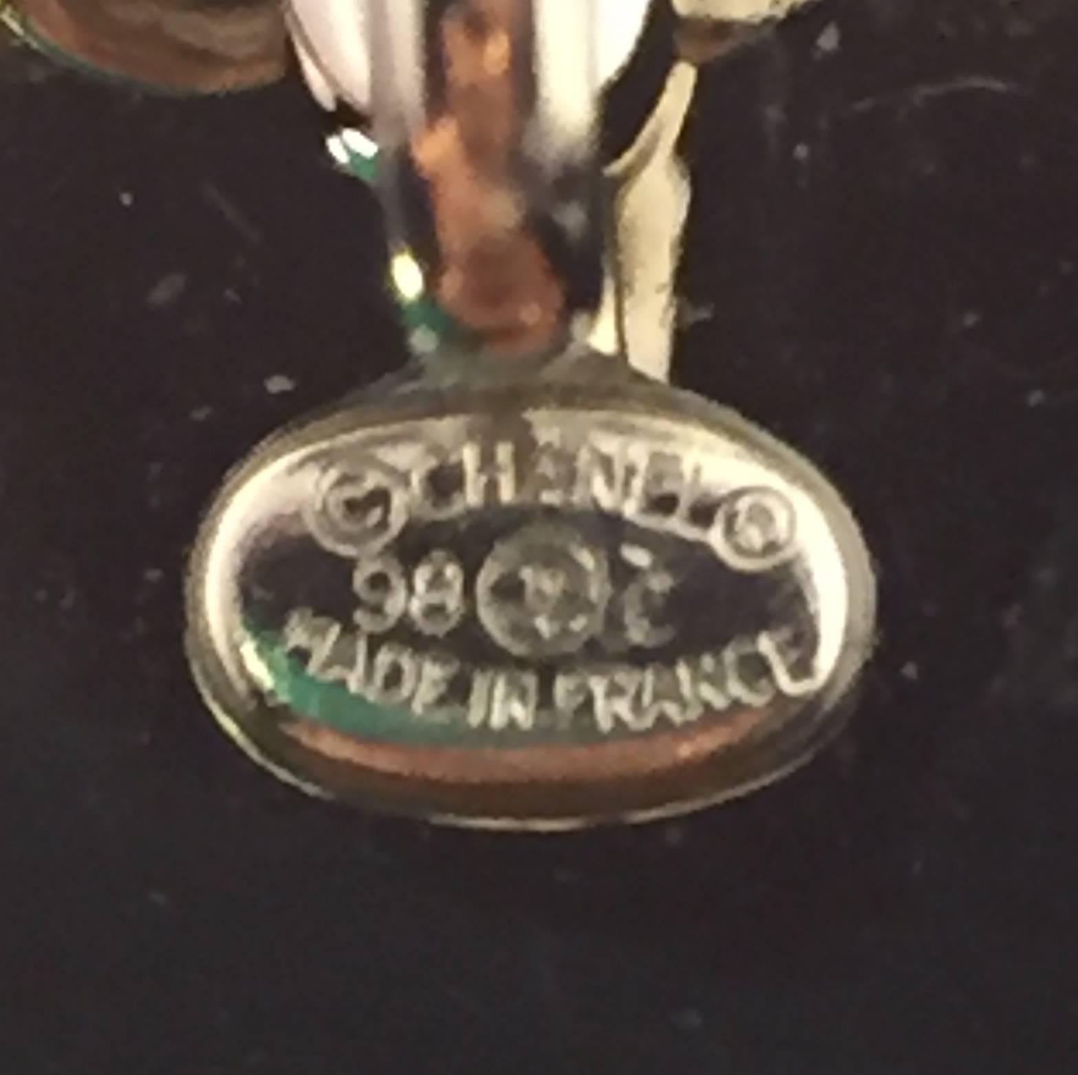 Women's Chanel Gripoix Glass Camellia Silver Pendant Necklace