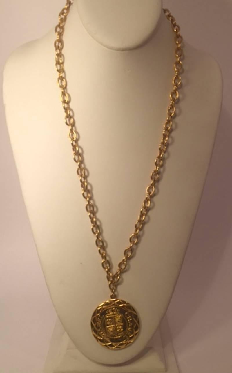 Women's Chanel 1980s Gold Pendant Necklace