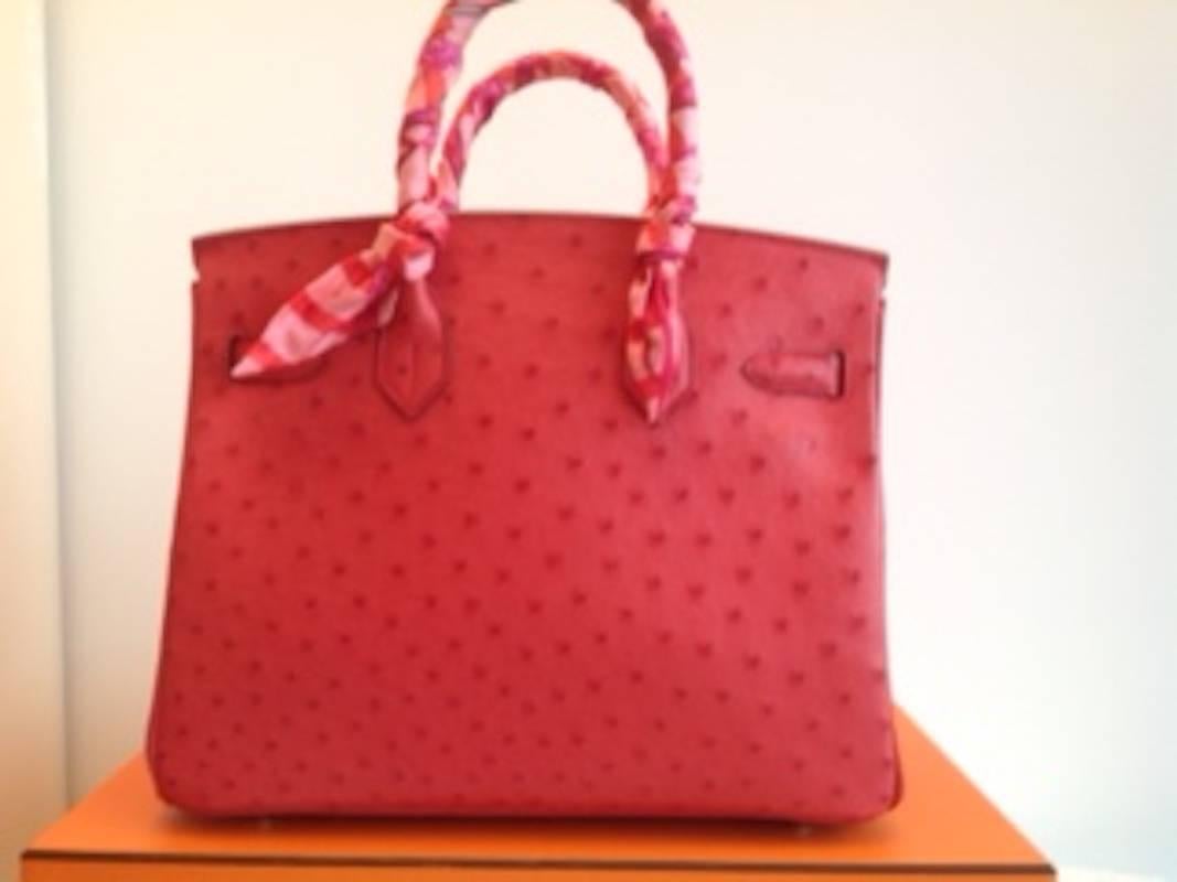 A lovely and never used 30 cm Hermes Ostrich leather Birkin bag in color 